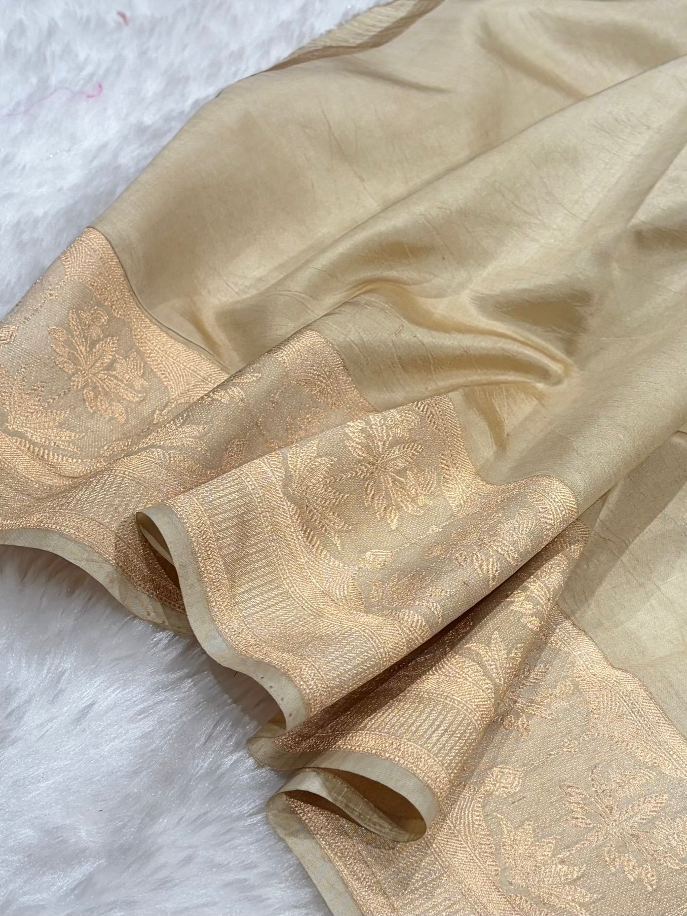 Banarasi Chocolate With Cream Contrast Shades Handwoven Pure Paper Silk Saree RM-89