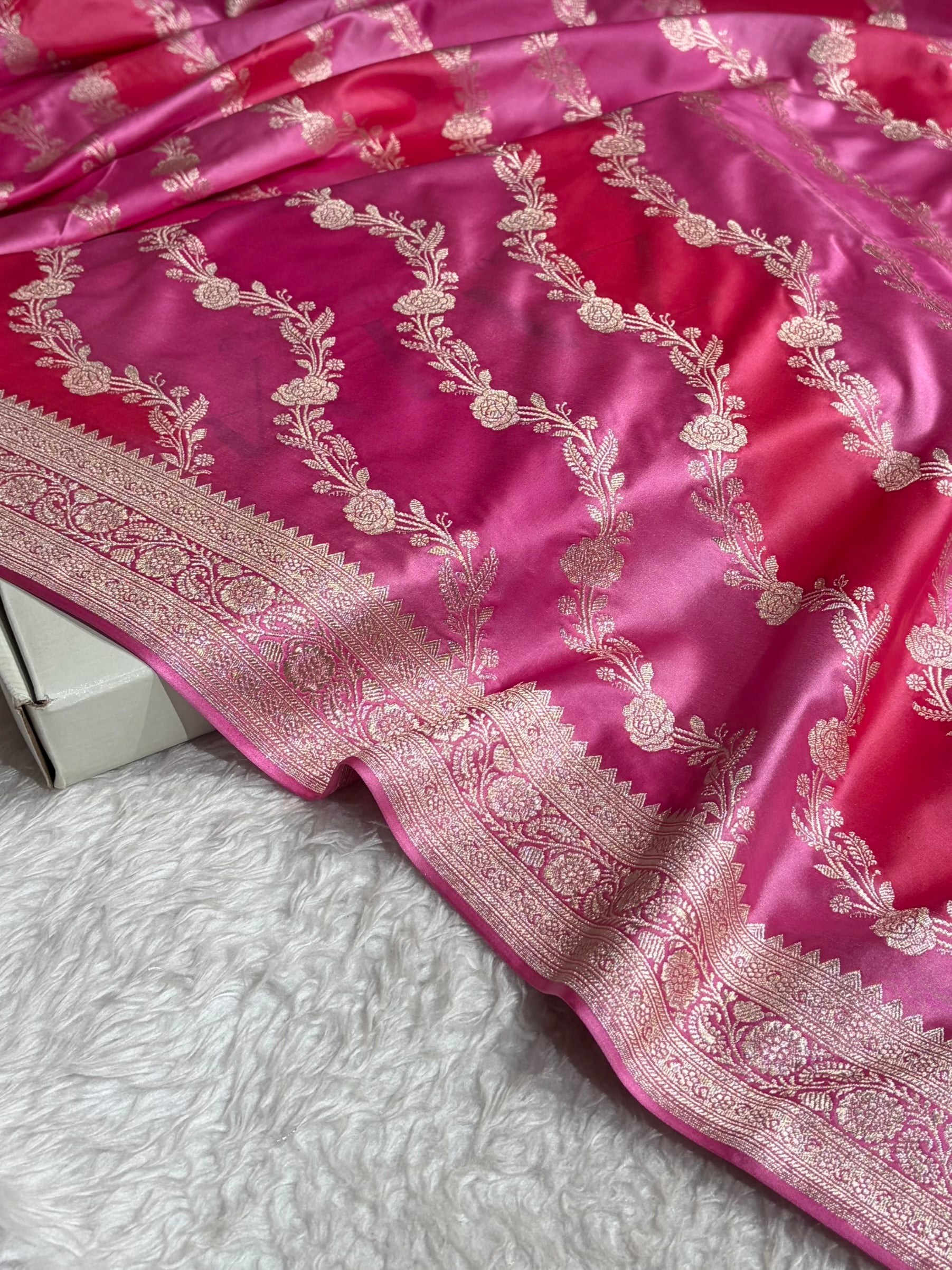 Baby Pink Banarasi Rangkat Mashru Silk Saree With Cross Pattern MS02