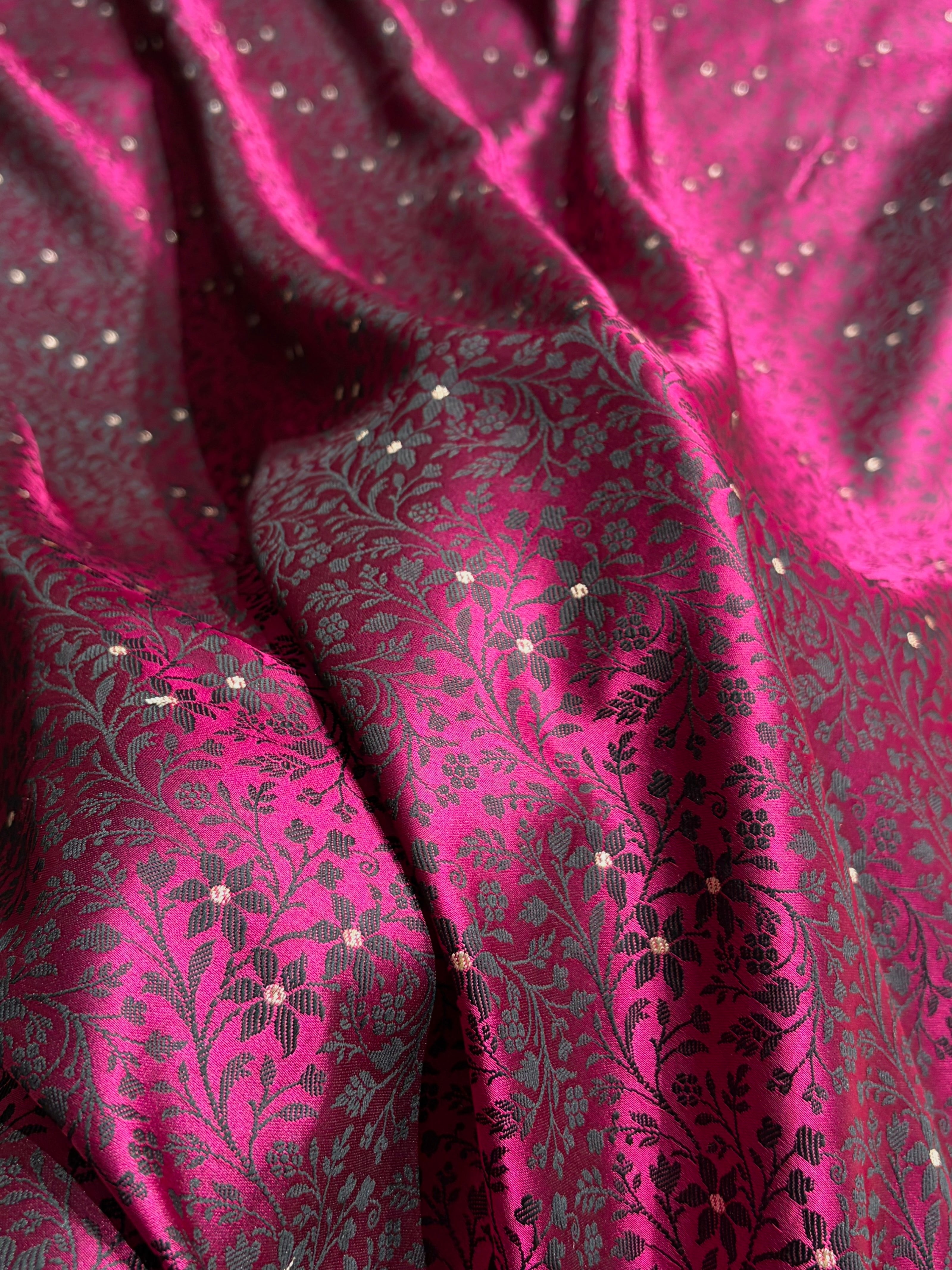 Wine Shades Tanchoi Motif Mashru Silk Saree MST-15