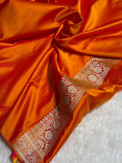 Magentic Gold Shades Tanchoi Motif Mashru Silk Saree MST-13