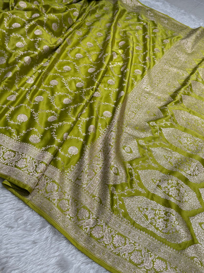 Liril Green Mashru Silk Banarasi Saree With Jaal Pattern