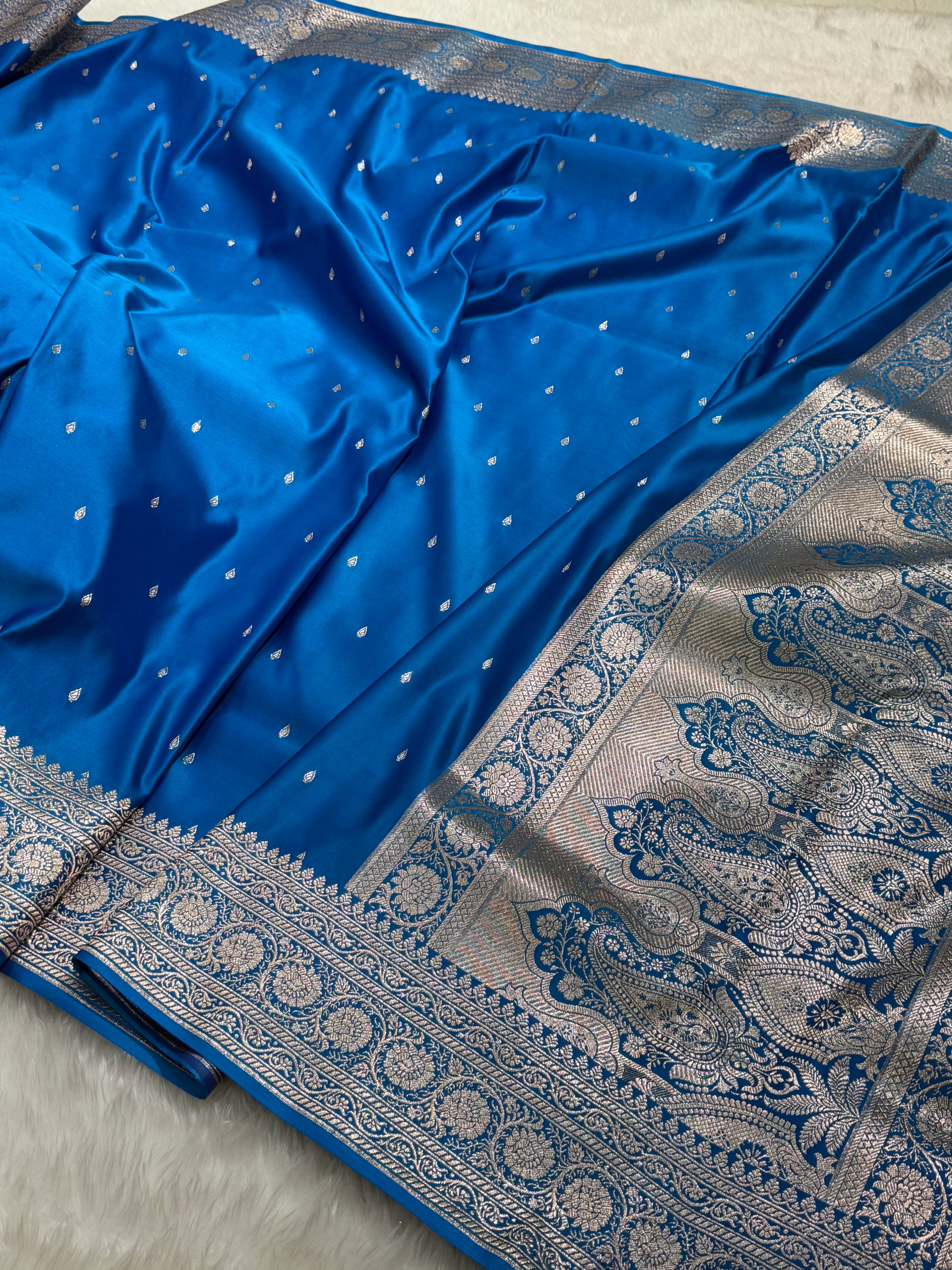 Booti Katan Silk Saree In Blue Shades