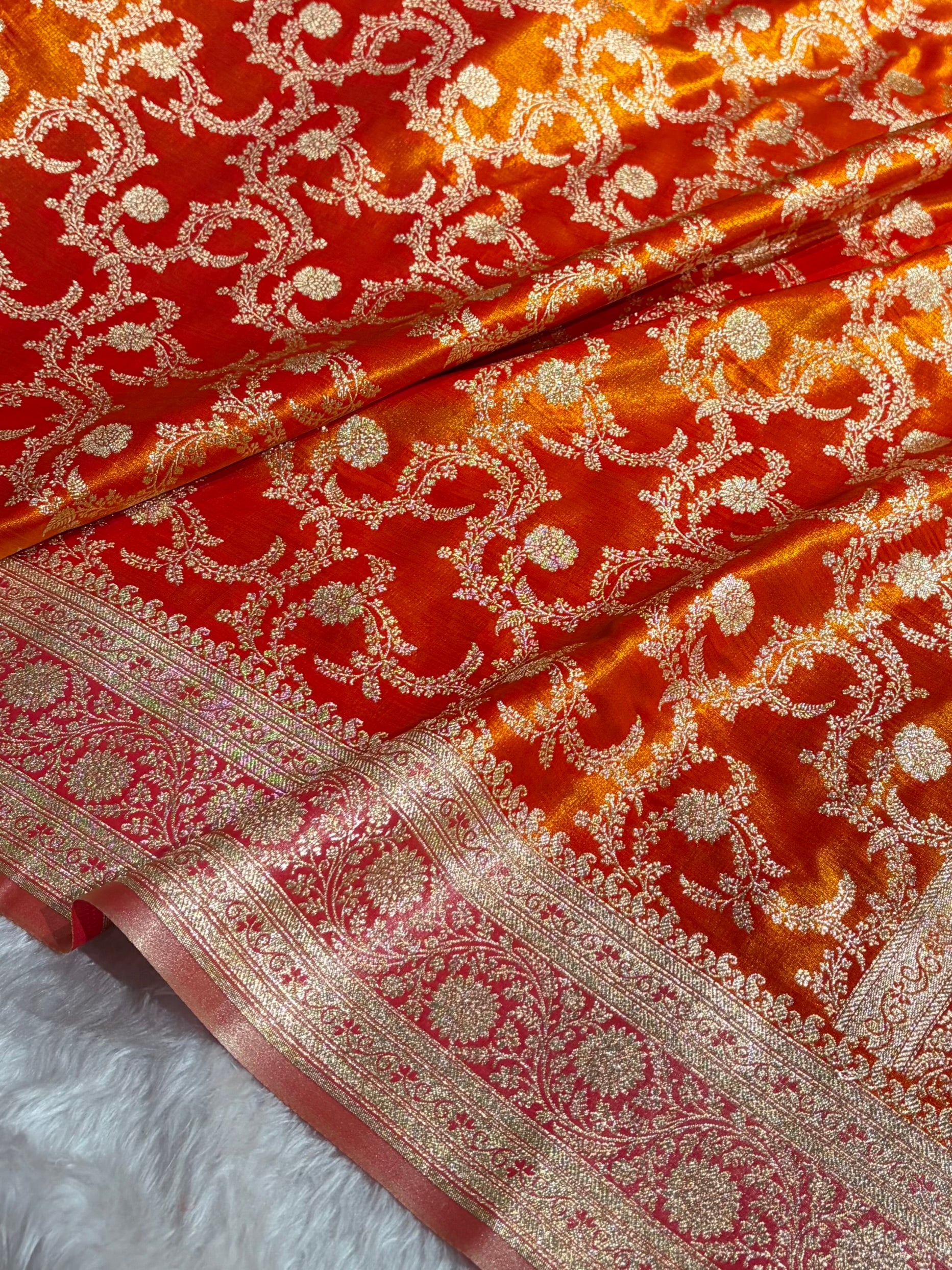 Fire Gold Contrast Shades Jaal Pattern Banarasi Satin Silk Saree SS47