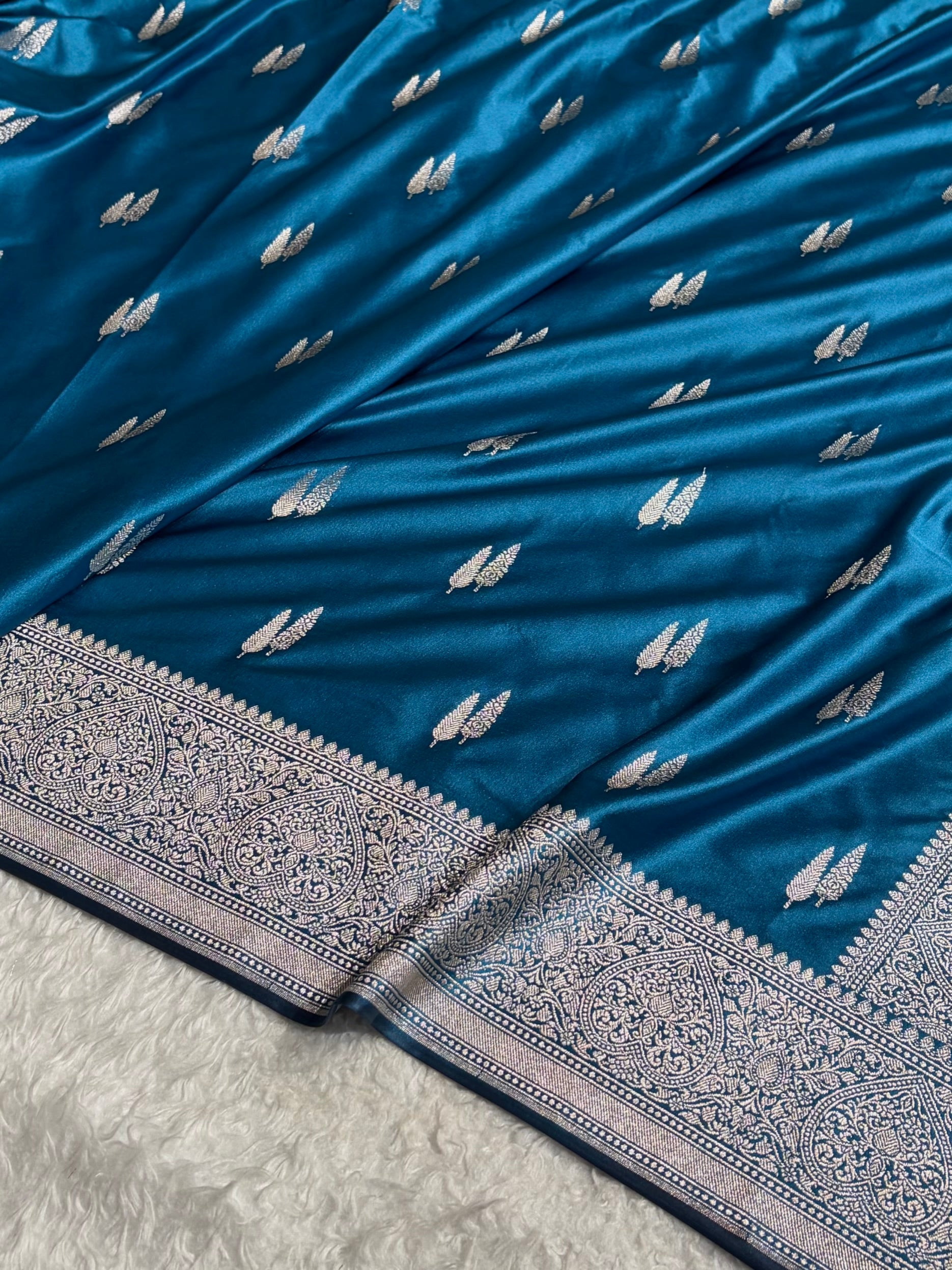 Banarasi Floral Booti Pattern in Dark Firozi Shades Floral Mashru Silk Saree MCS102