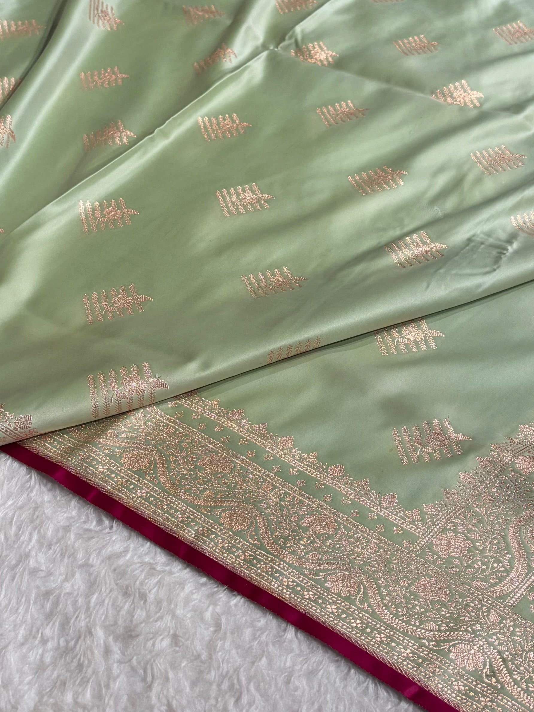 Light Lista Banarasi Boota Katan Silk Saree