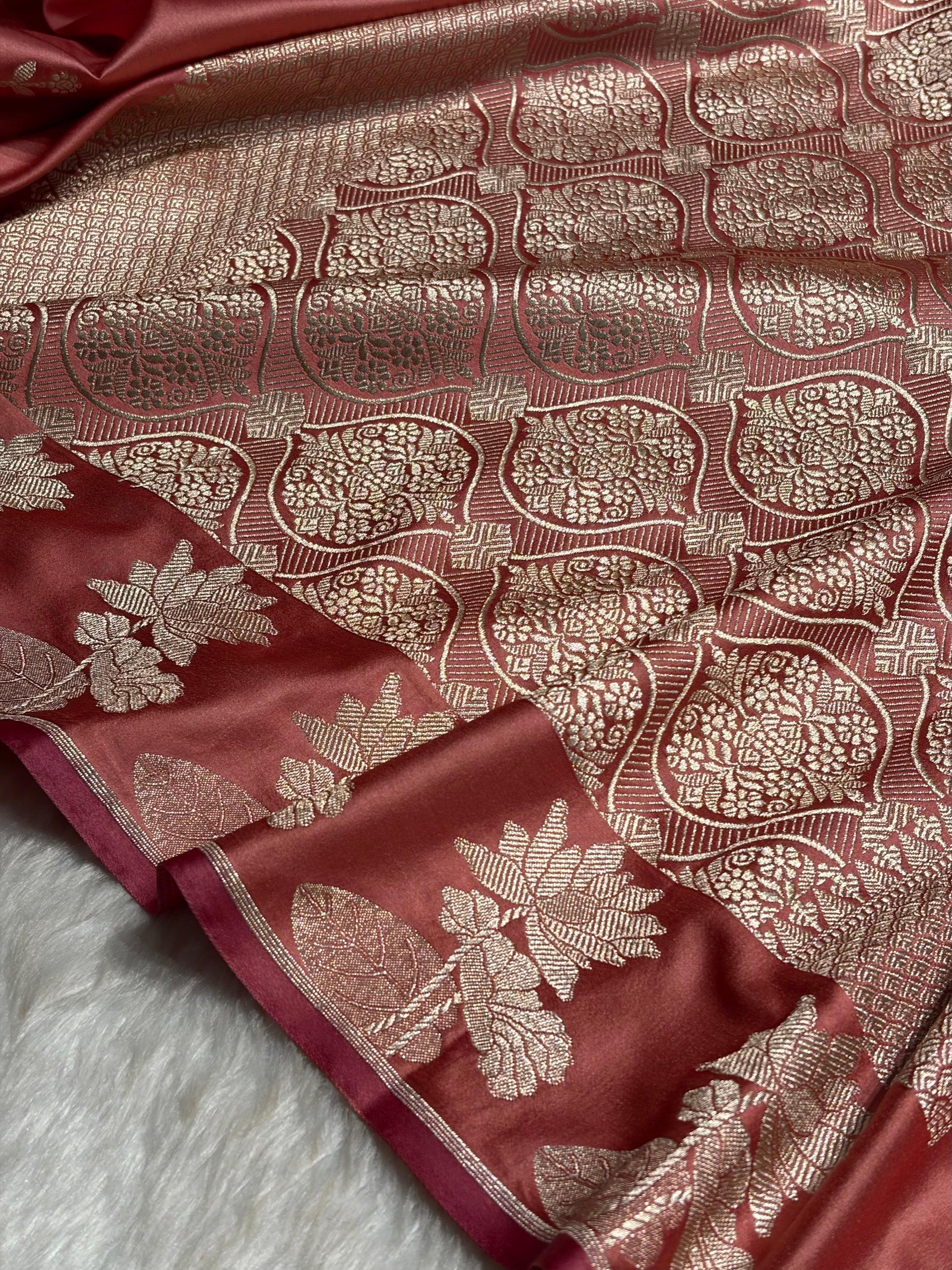 Peach Floral Border Booti Mashru Silk Saree MS54