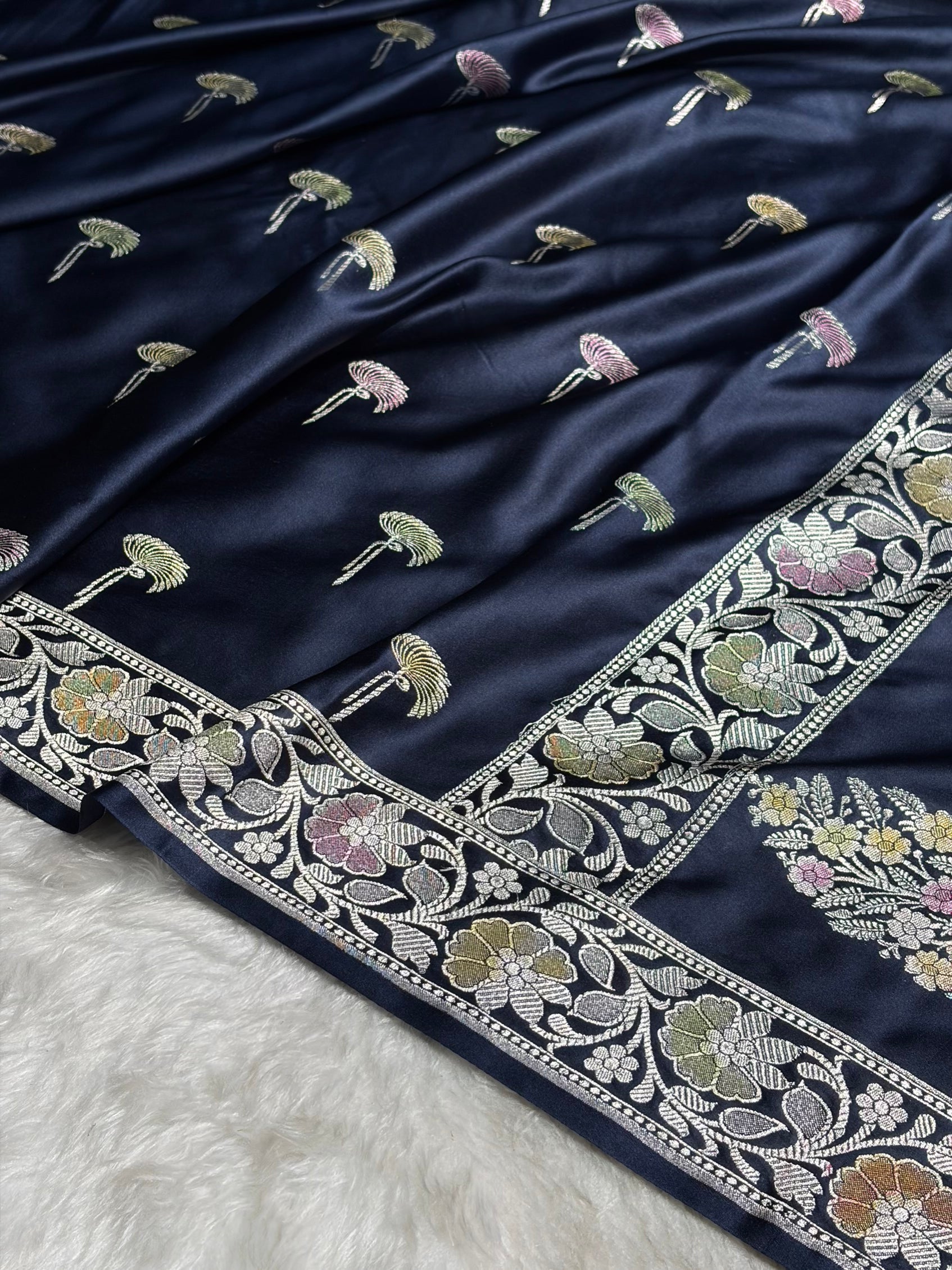 Navy Blue Shades Banarasi Minakari Floral Booti Mashru Silk Saree MS55