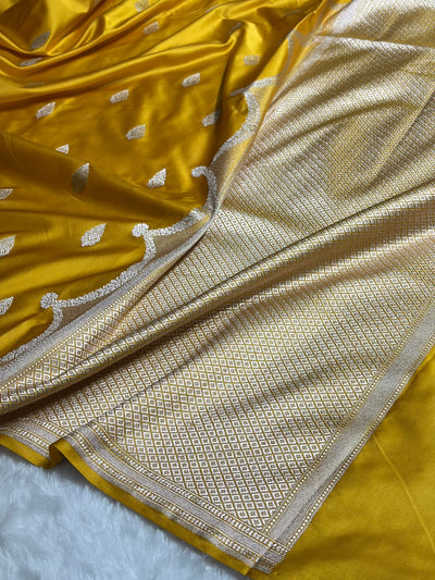 Mustard Gold Shades Scallop Mashru Silk Saree MCS20