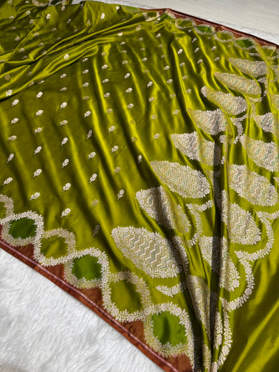 Mehandi Rangkart Scallop Floral Booti Mashru Silk Saree MCS46