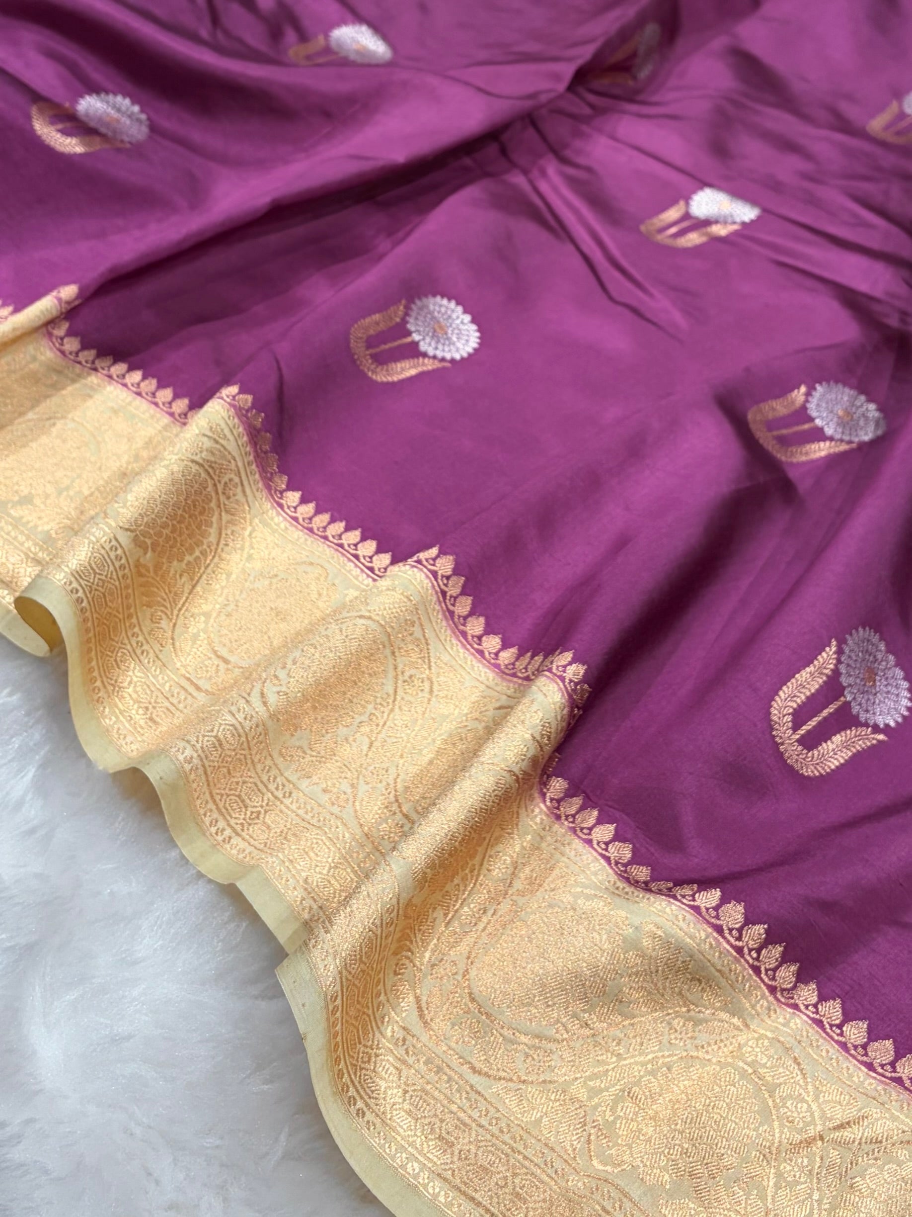 Banarasi Wine With Cream Contrast Shades Minakari Boota Handwoven Pure Paper Silk RM-85