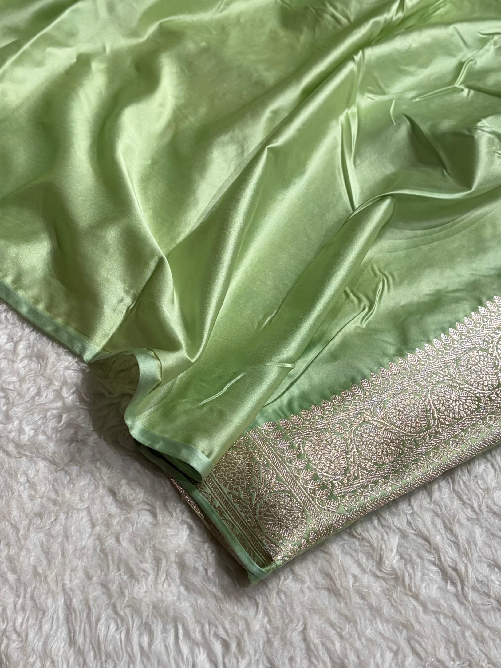 Light Pista Shades Minakari Jaal Pattern Mashru Silk Saree MS57