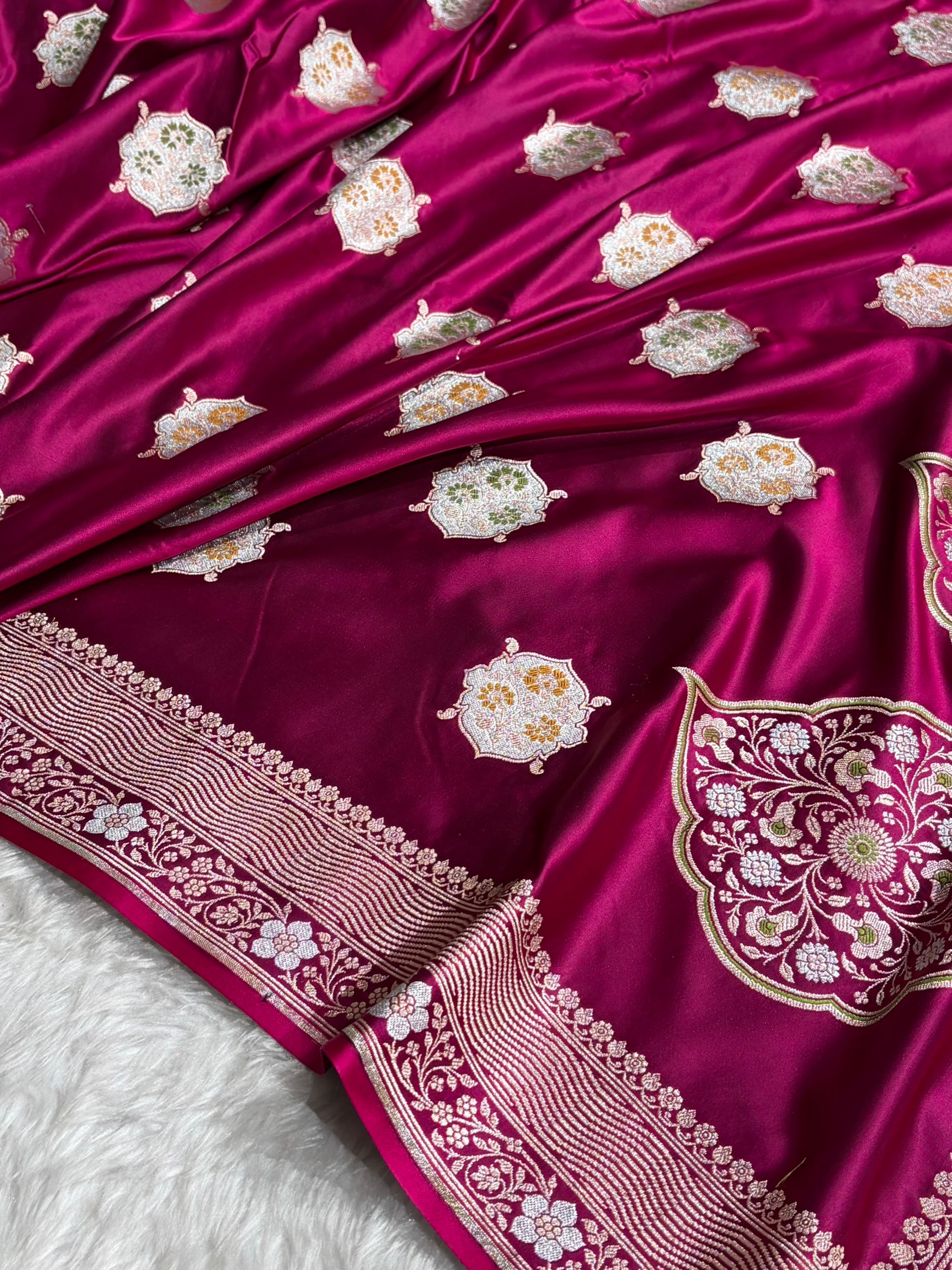 Premium Banarasi Satin Katan Saree Minakari Booti Pattern in Wine Shades SK138