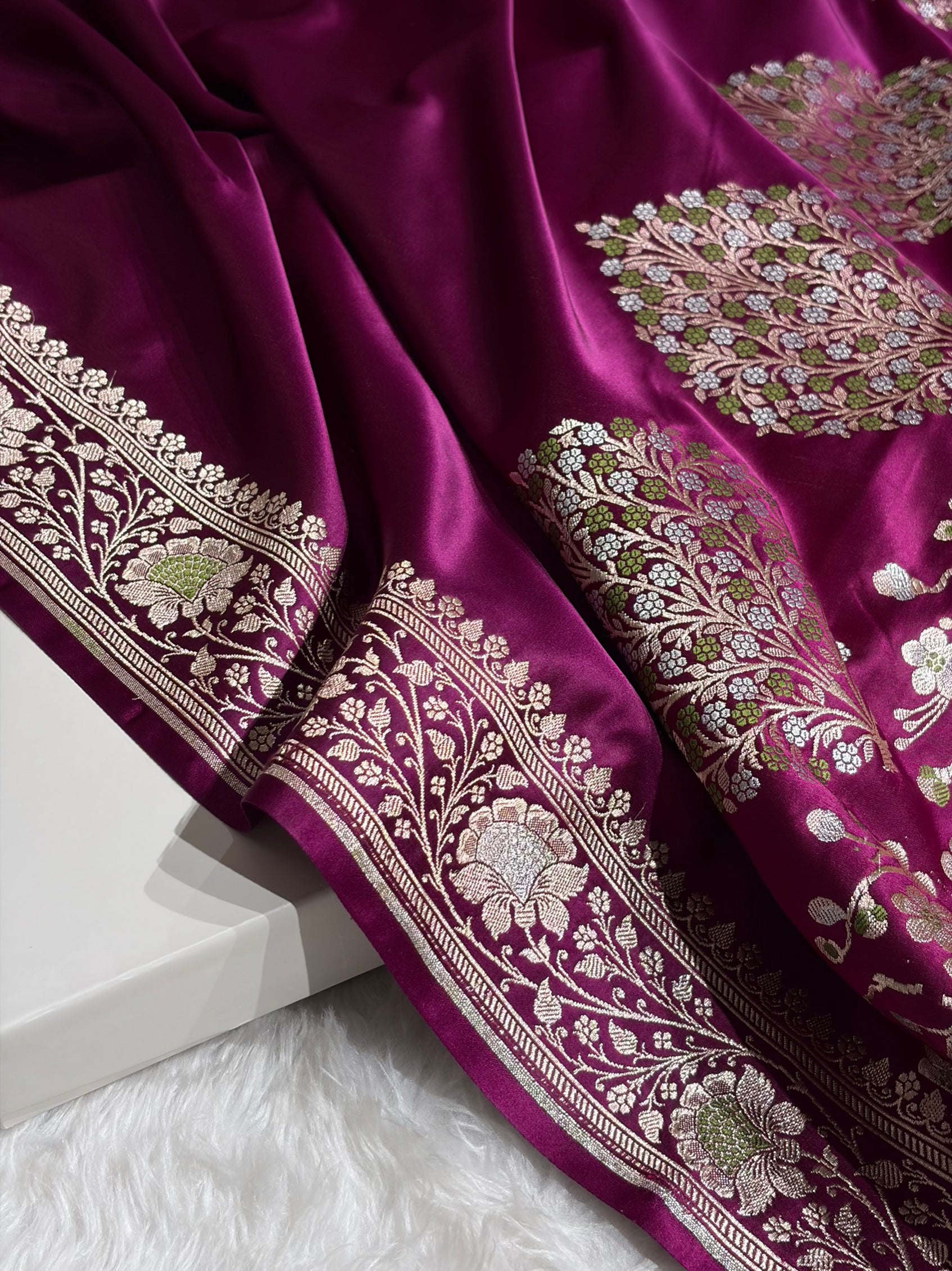 Wine Shades Banarasi With Plain Minakari Broder Pattern Mashru Silk Saree MSM-135