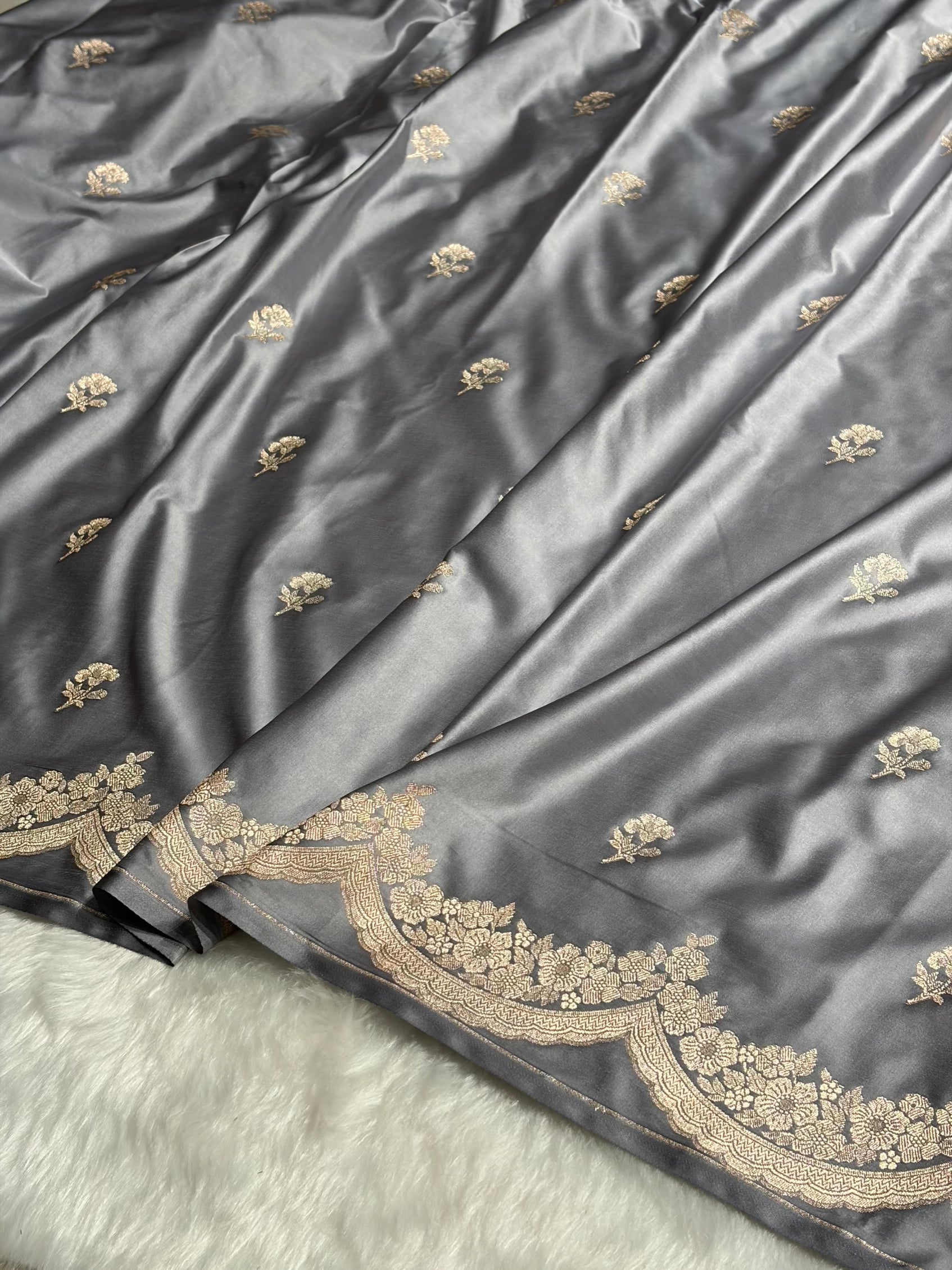 Turquoise Shades Scallop Booti Mashru Silk Saree MS27