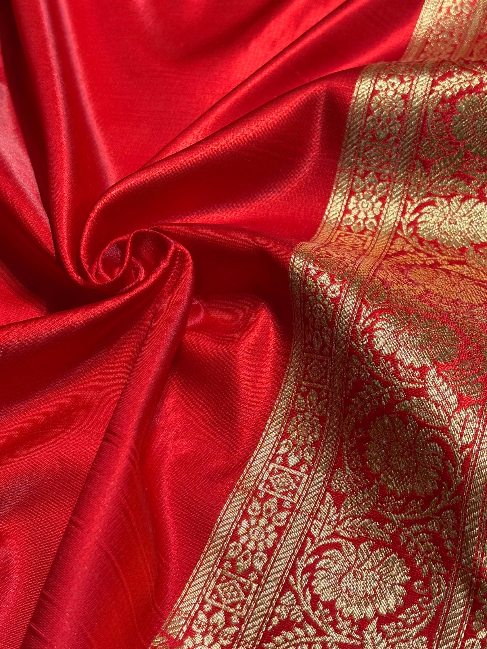 Red Shades Banarasi Satin Silk Saree SS32