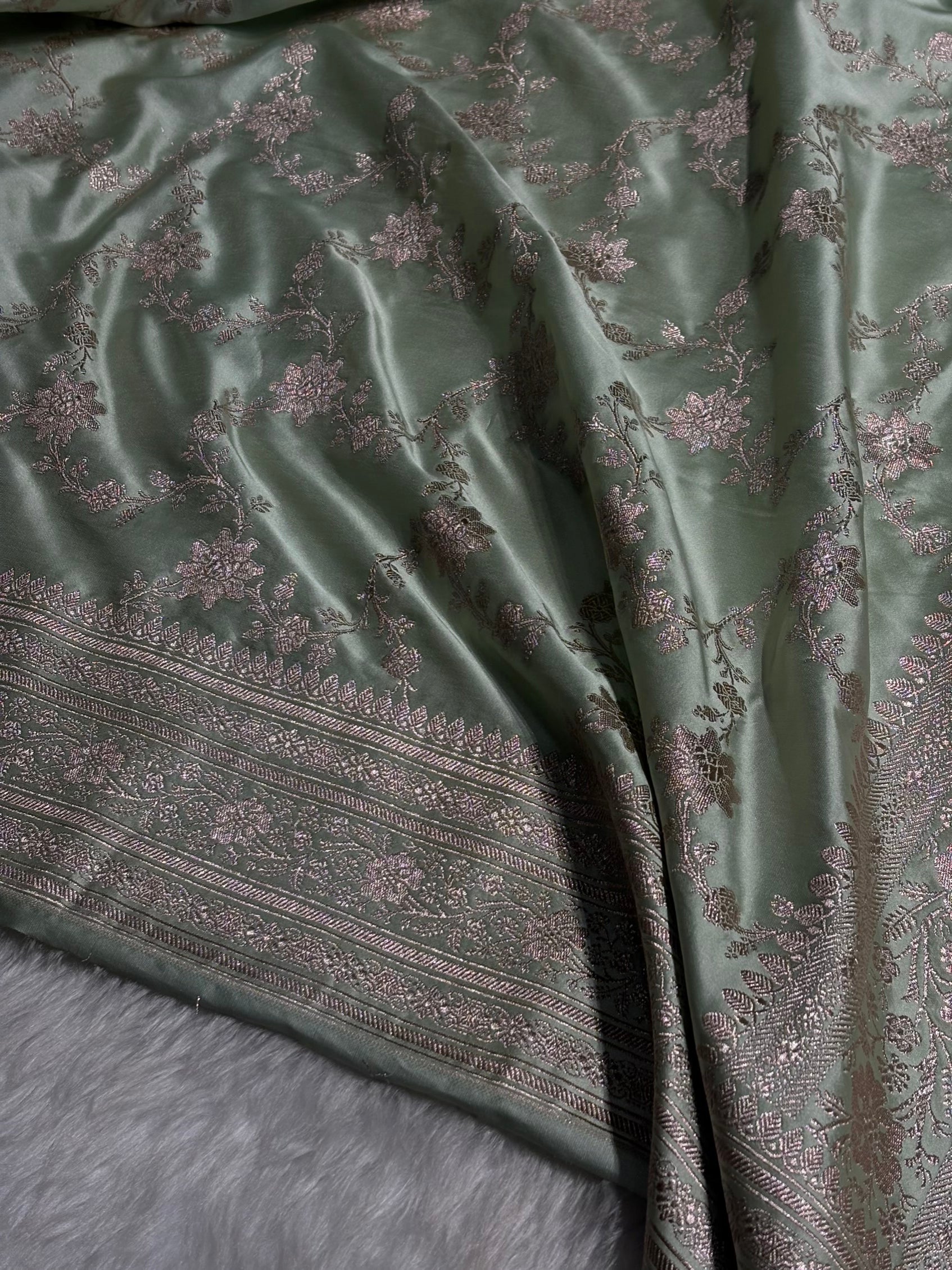 Pista Floral Jaal Mashru Silk Saree