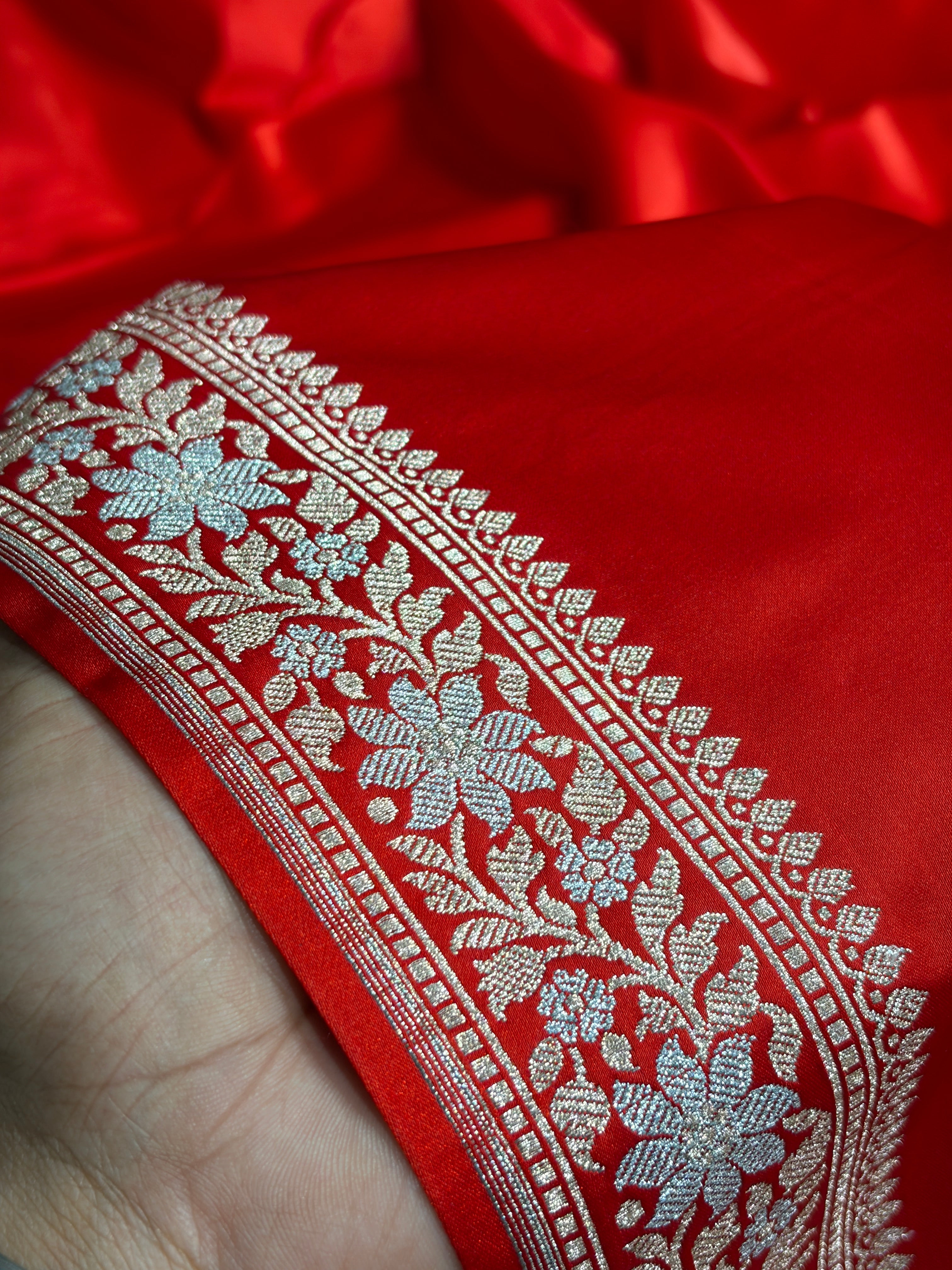Red Shades Plain Banarasi With Minakari Floral Border Mashru Silk Saree MSM-123