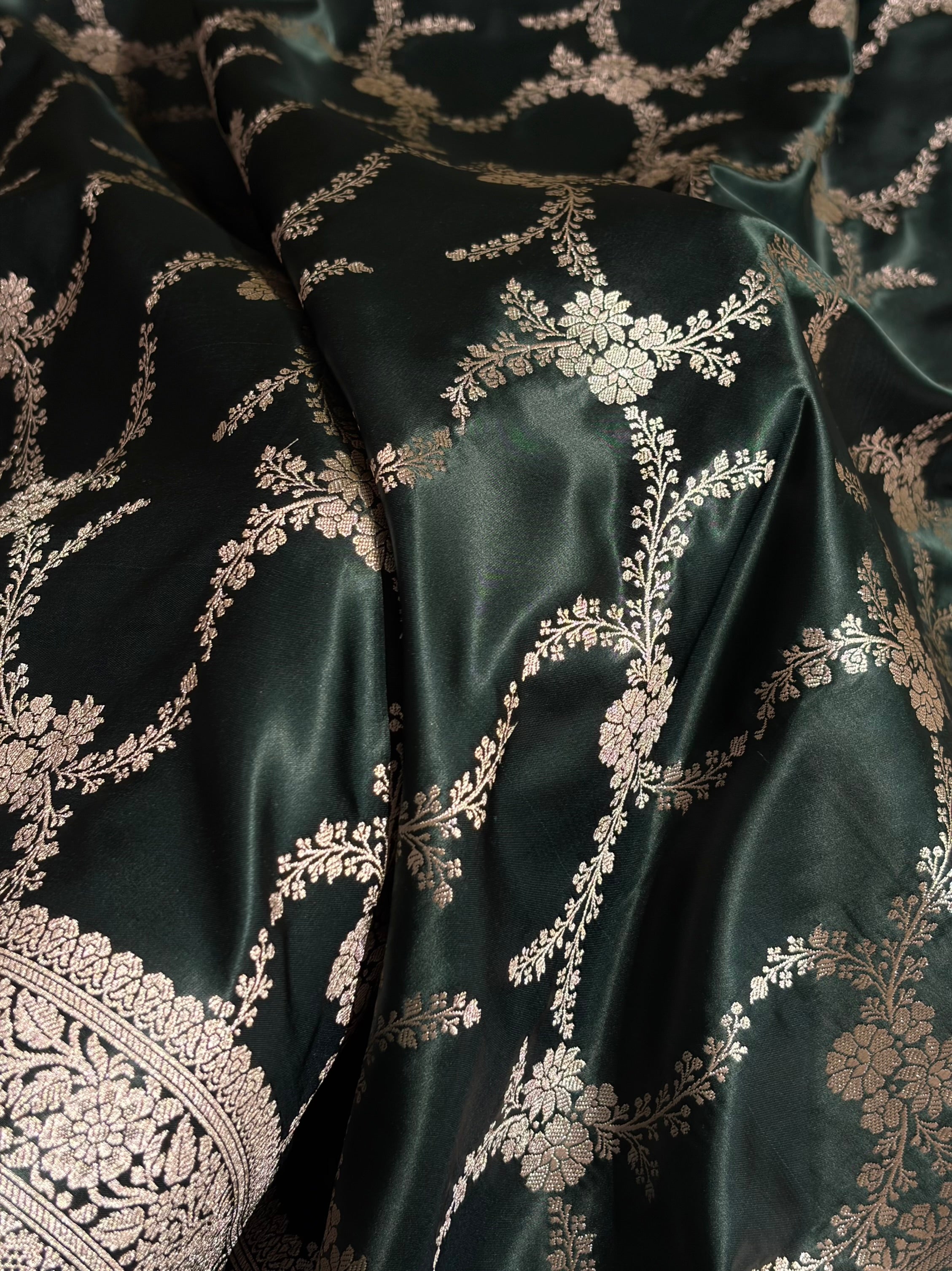Black Shades Banarasi With Floral Border Mashru Silk Saree MSM-127