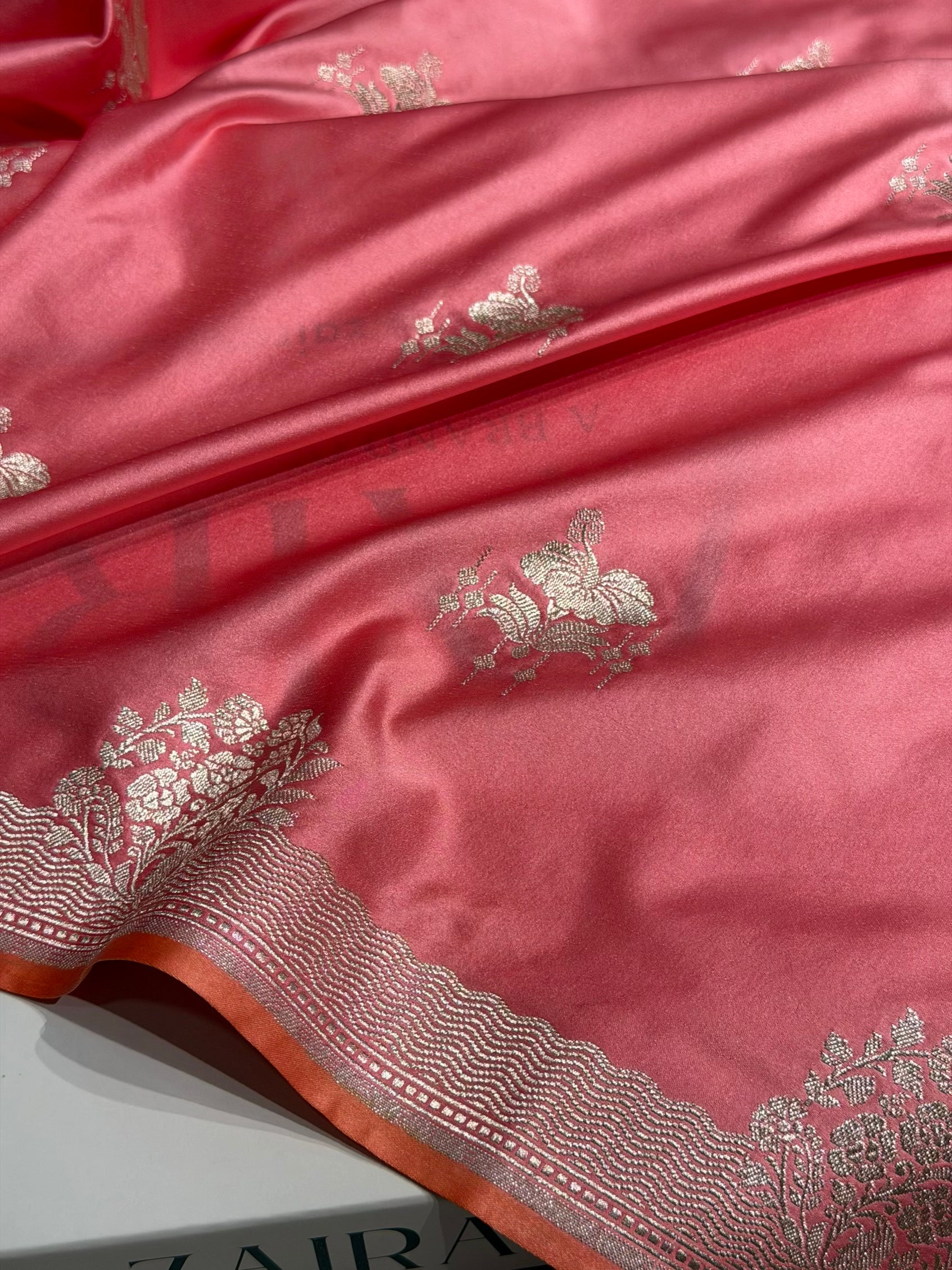 Banarasi Peach Shades Floral Mashru Silk Saree MS87