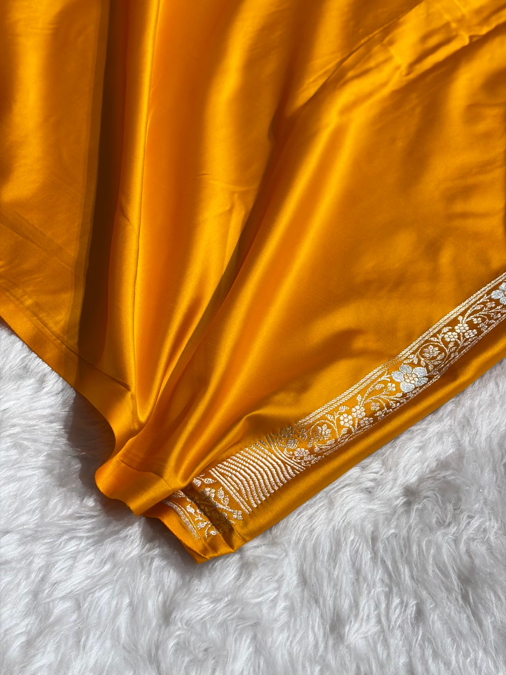 Premium Banarasi Satin Katan Saree Minakari Booti Pattern in Mustard Gold Shades SK138