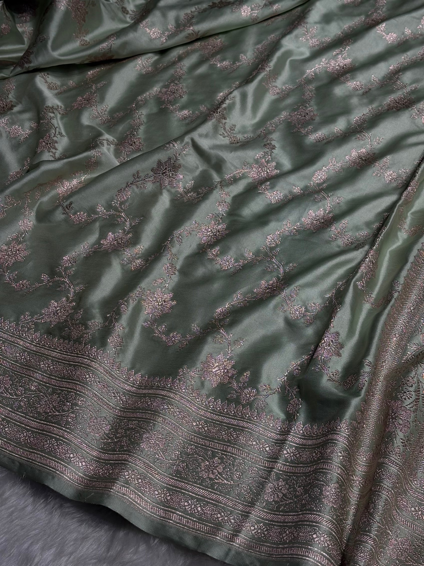 Pista Floral Jaal Mashru Silk Saree