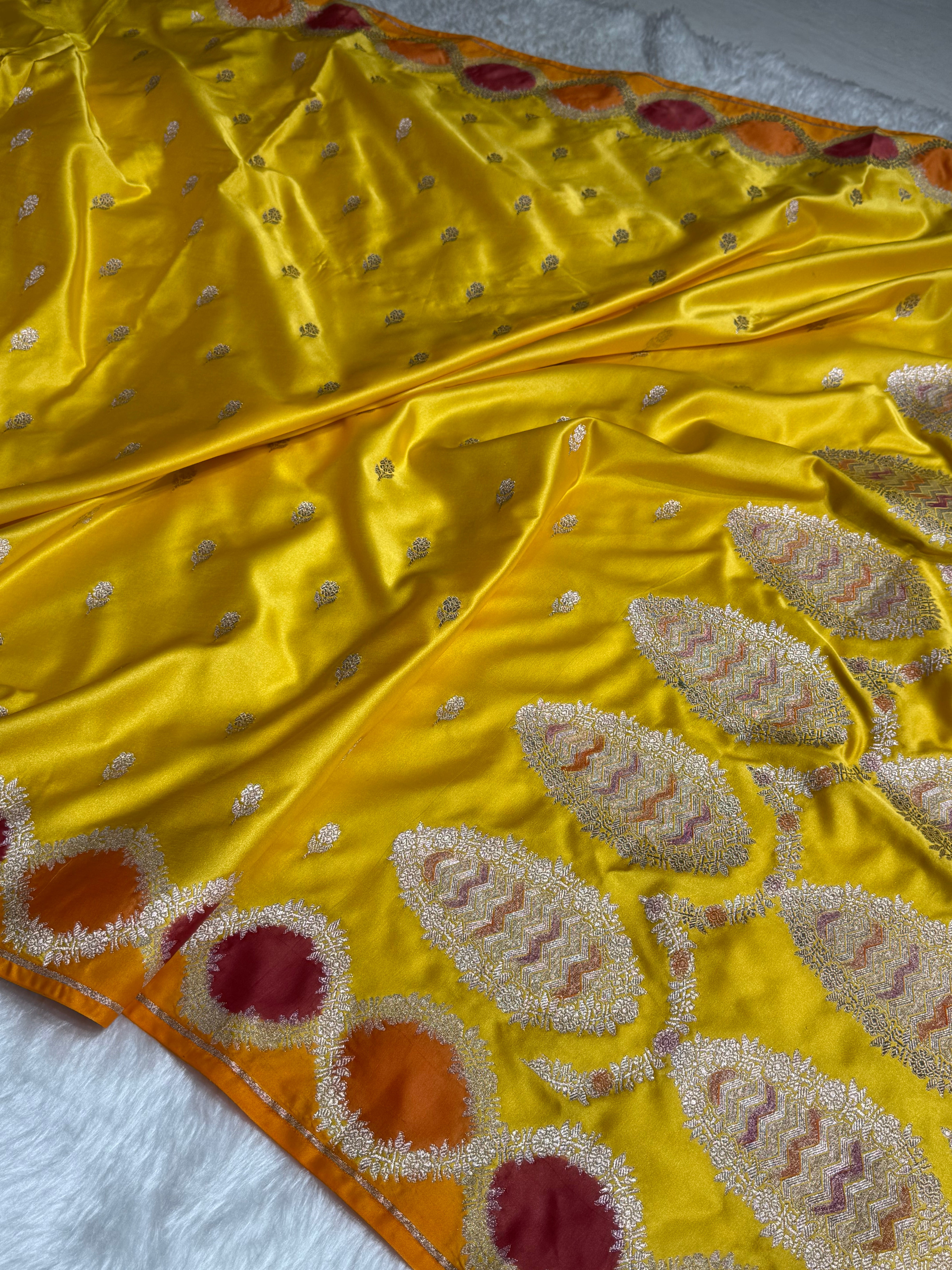 Yellow Rangkart Scallop Floral Booti Mashru Silk Saree