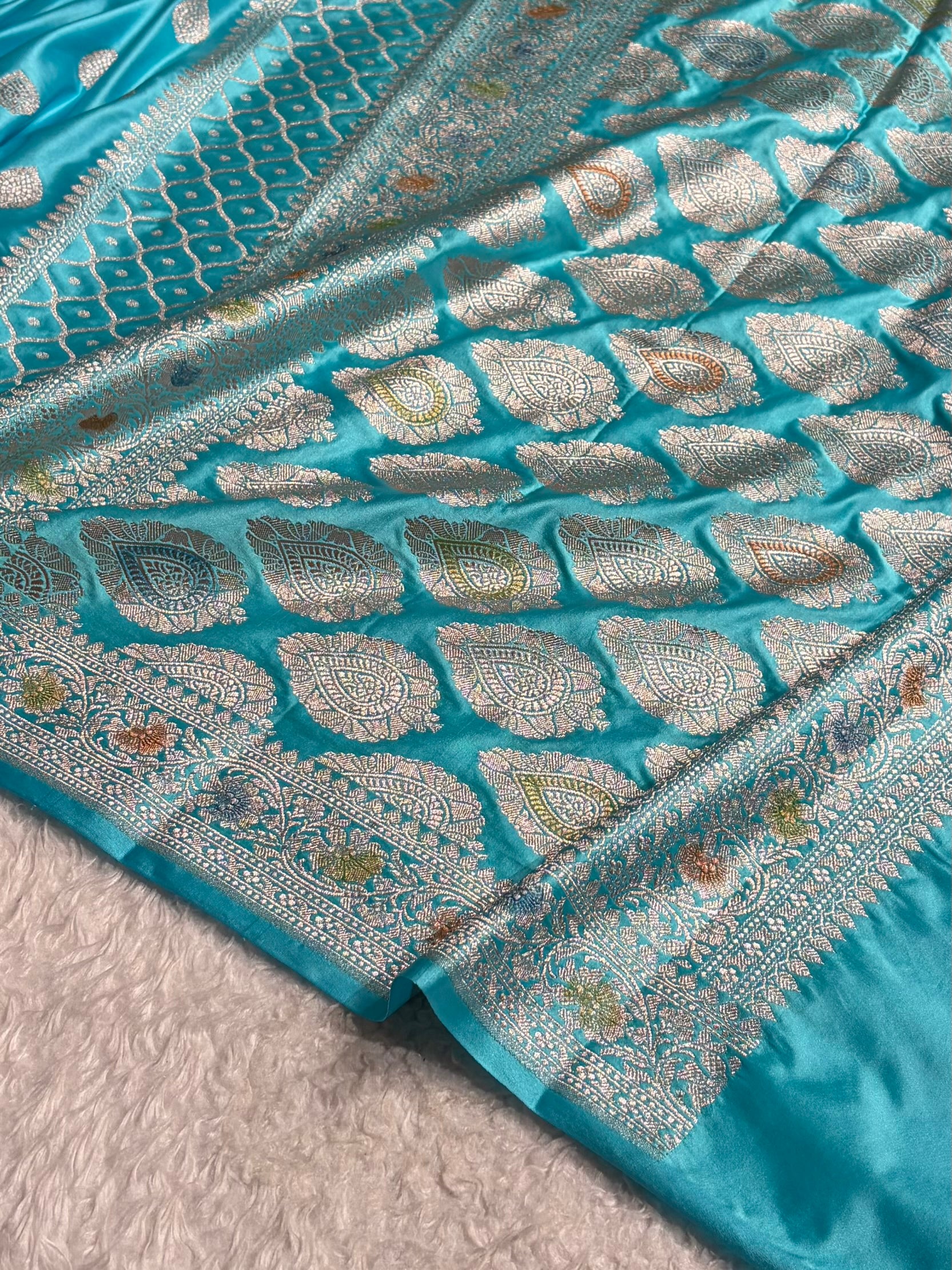 Banarasi Floral Booti Pattern in Firozi Shades Floral Mashru Silk Saree MCS103