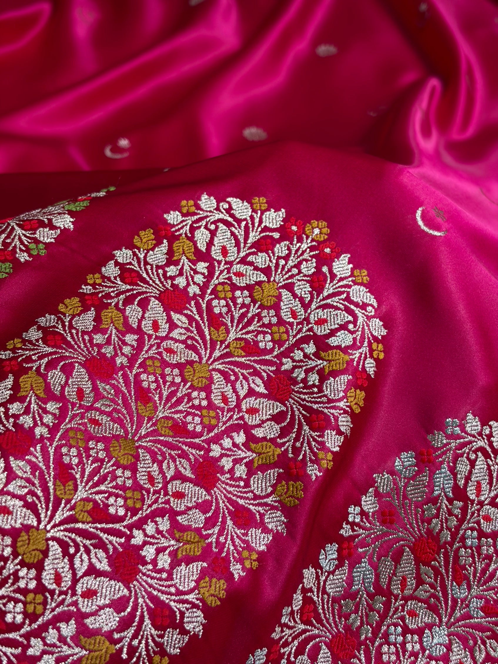 Rani Shades Banarasi With Floral Minakari Pattern Mashru Silk Saree MSM-131