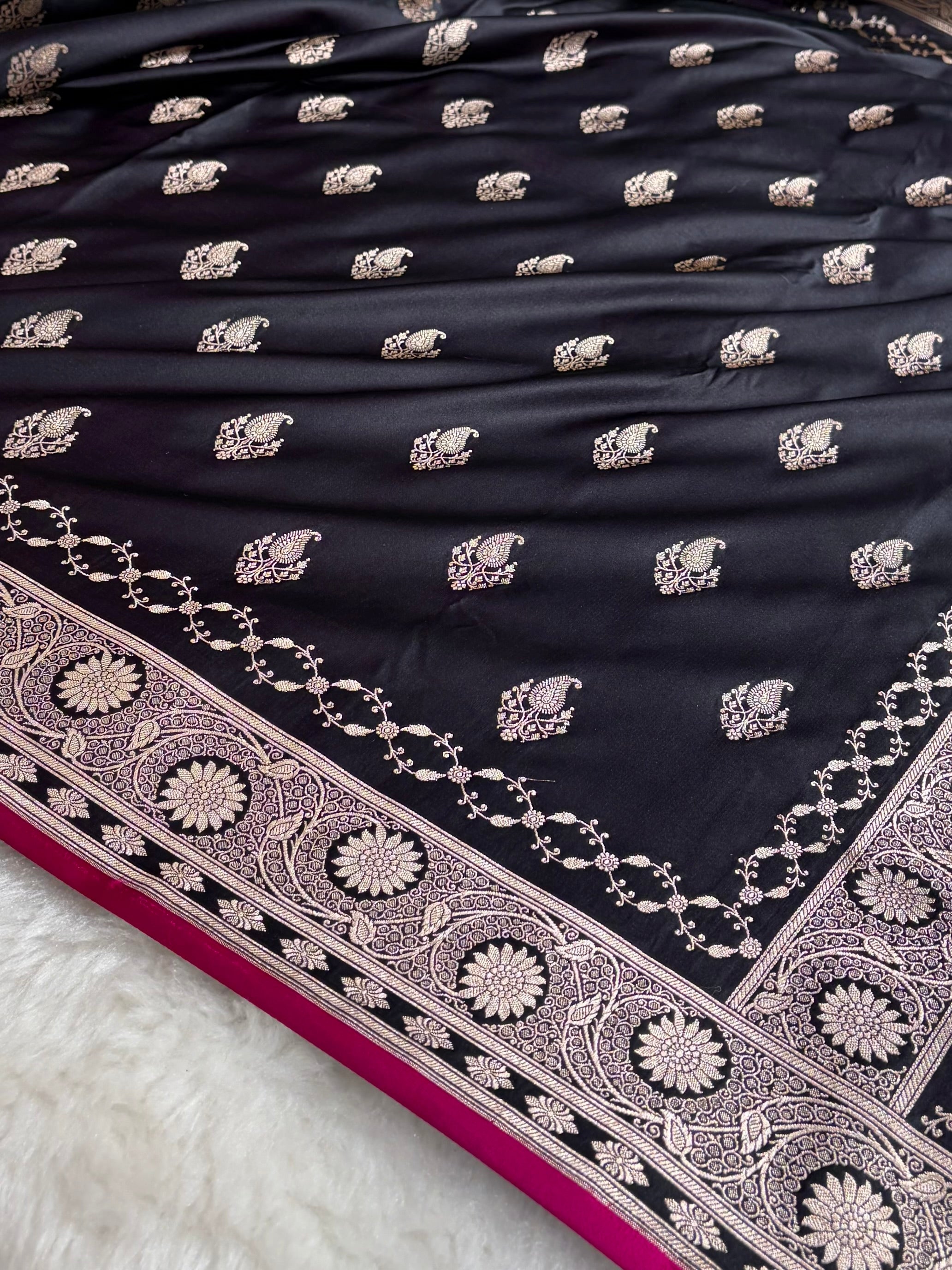 Blackish Wine Shades Banarasi Boota Pattern Floral Mashru Silk Saree MSM-114