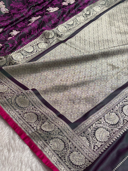 Banarasi Dark Magenta Shades Tanchoi Motif Mashru Silk Saree