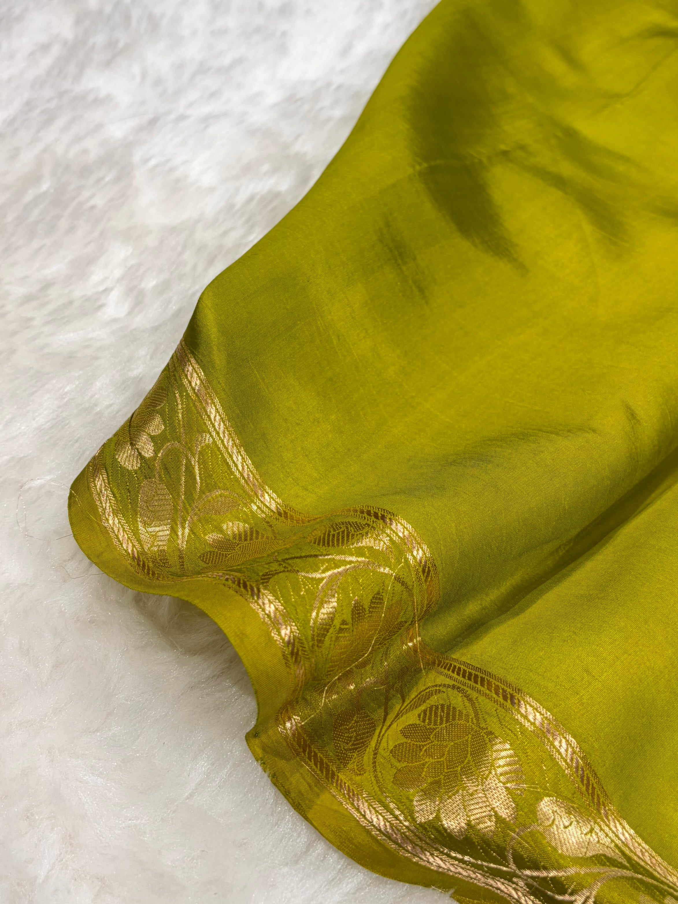Green Shades Handwoven Pure Paper Silk RM-42