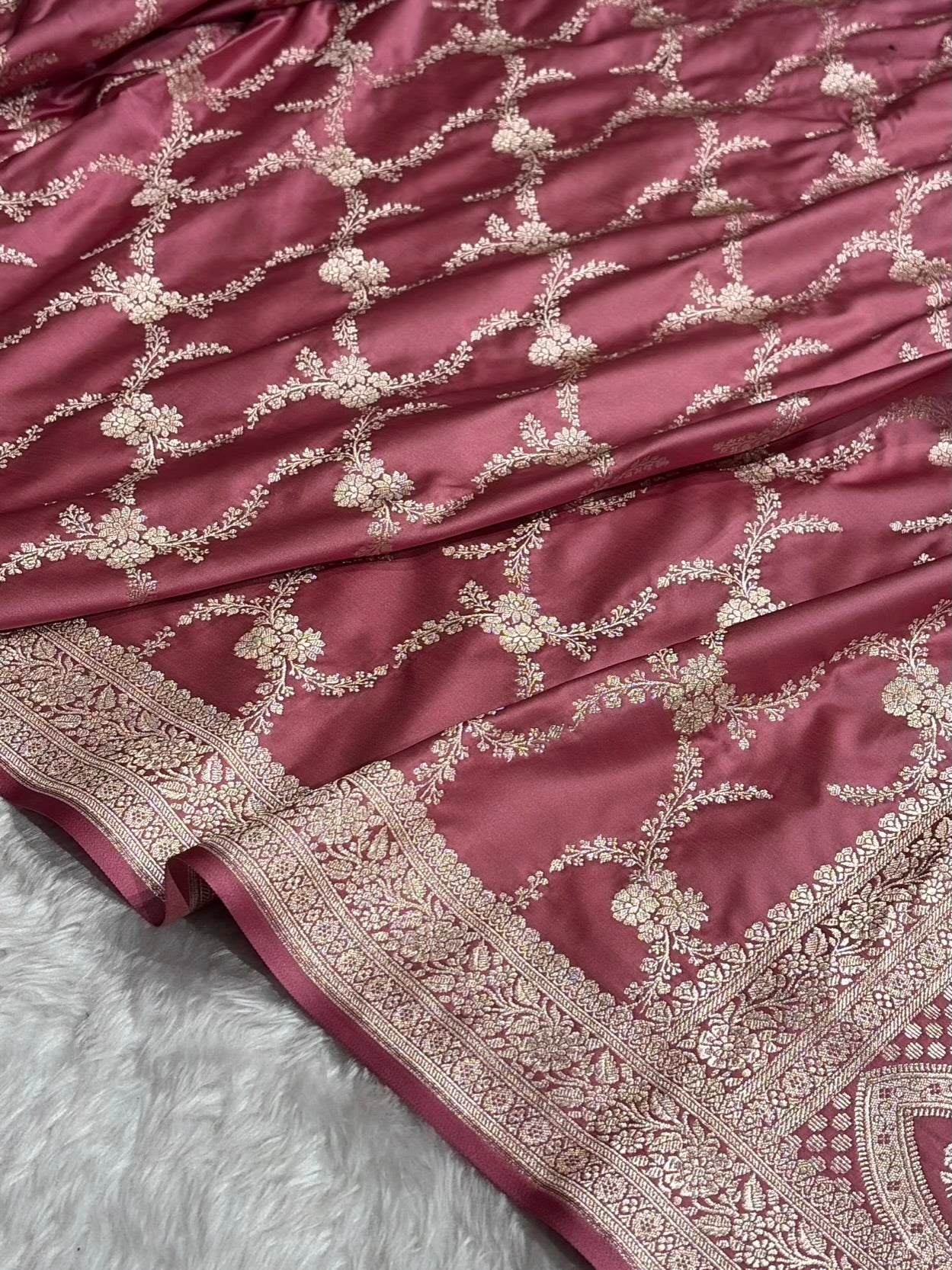 Mauve Shades Banarasi With Floral Border Mashru Silk Saree MSM-127