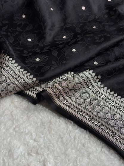 Black Tanchoi Floral Booti Mashru Silk Saree MS59