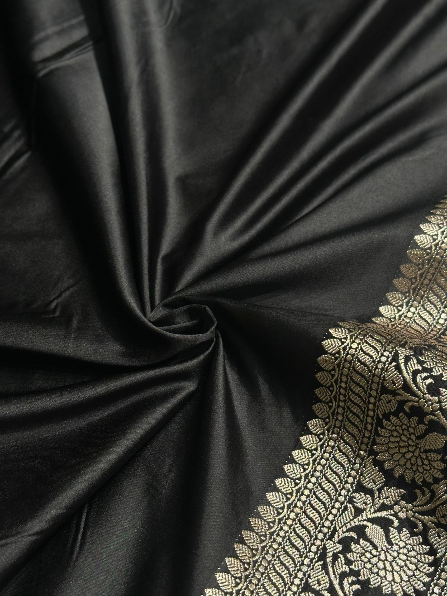 Black Boota Mashru Silk Saree MS25
