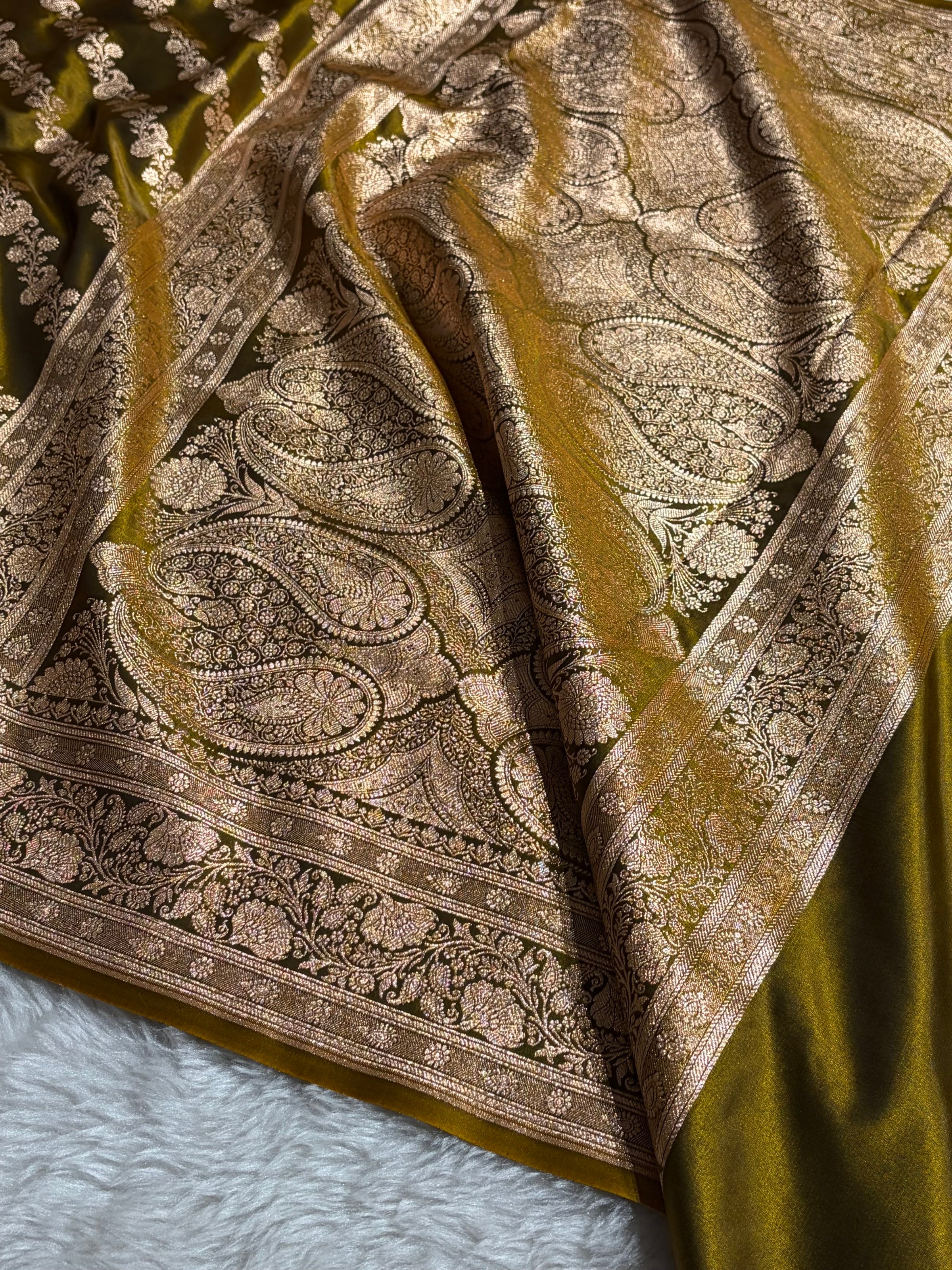 Banarasi Mahndi Shades Cross Pattern Banarasi Satin Silk Saree SS51