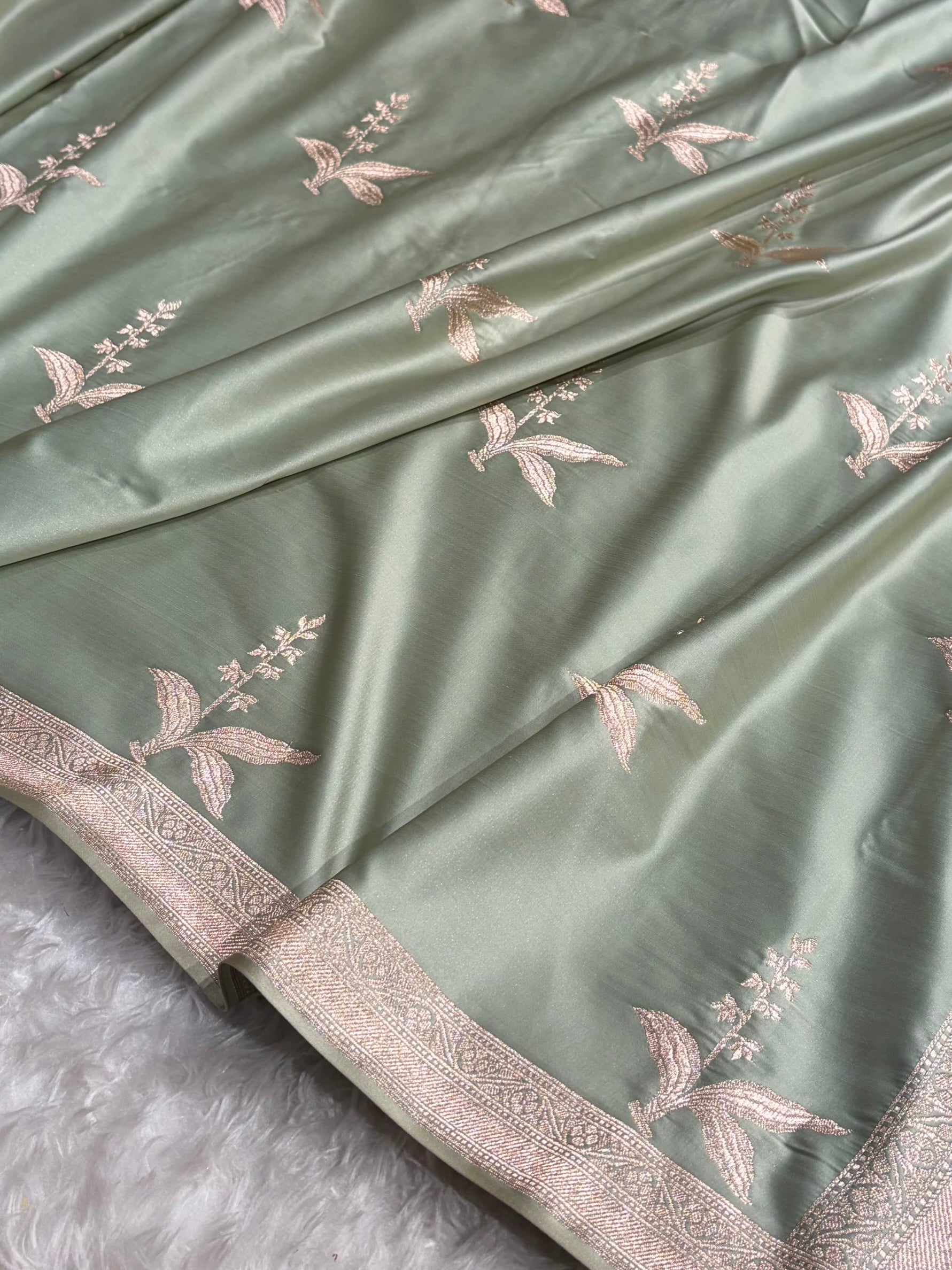Light Grey Floral Motif Mashru Silk Saree MSM-04