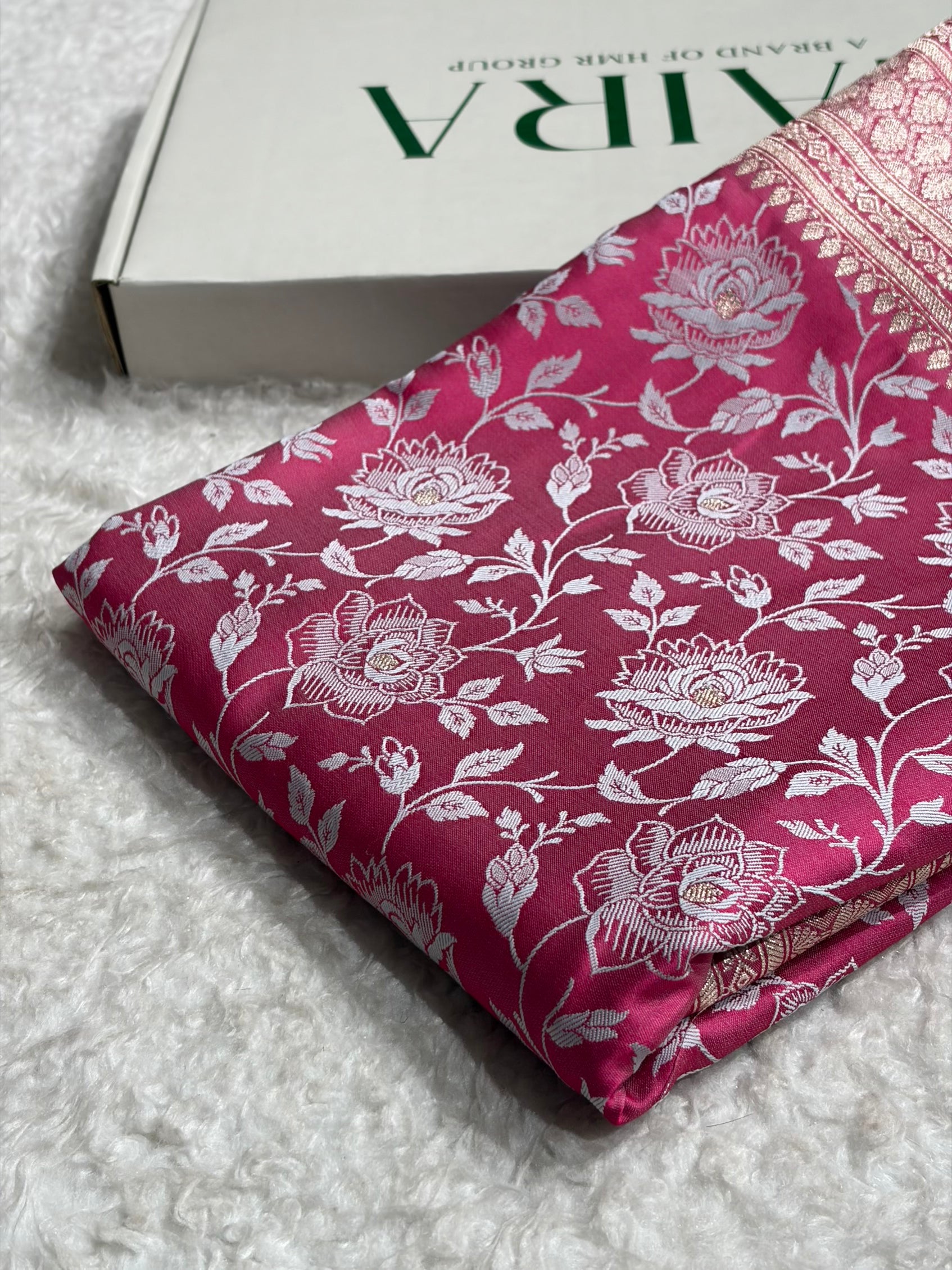 Banarasi Rani Floral Booti Mashru Silk Saree