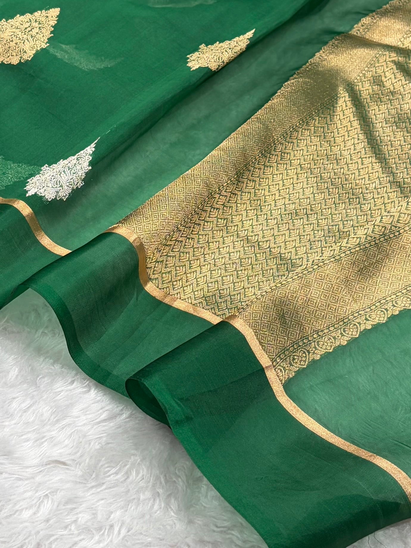 Pure Banarasi Organza Bottle Green Shades With Floral Banarasi Silk Saree PO-29