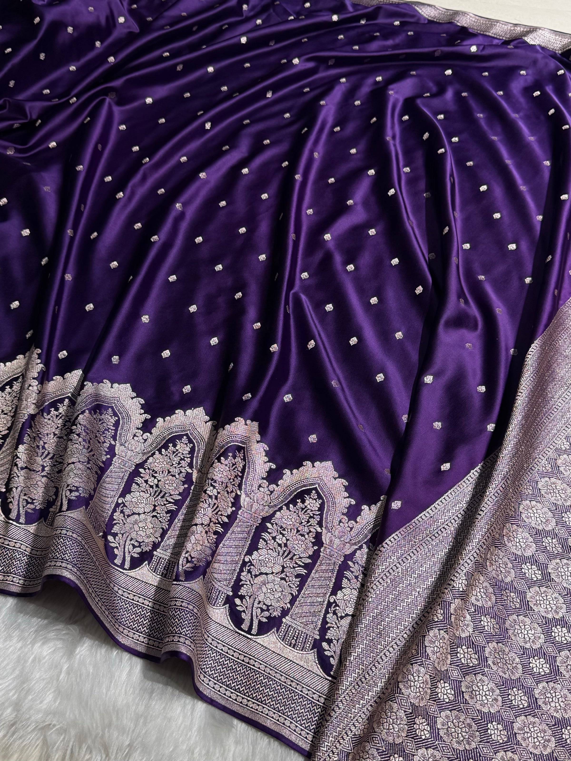 Banarasi Skirt Border Pattern in Purple Shades Floral Mashru Silk Saree MS94