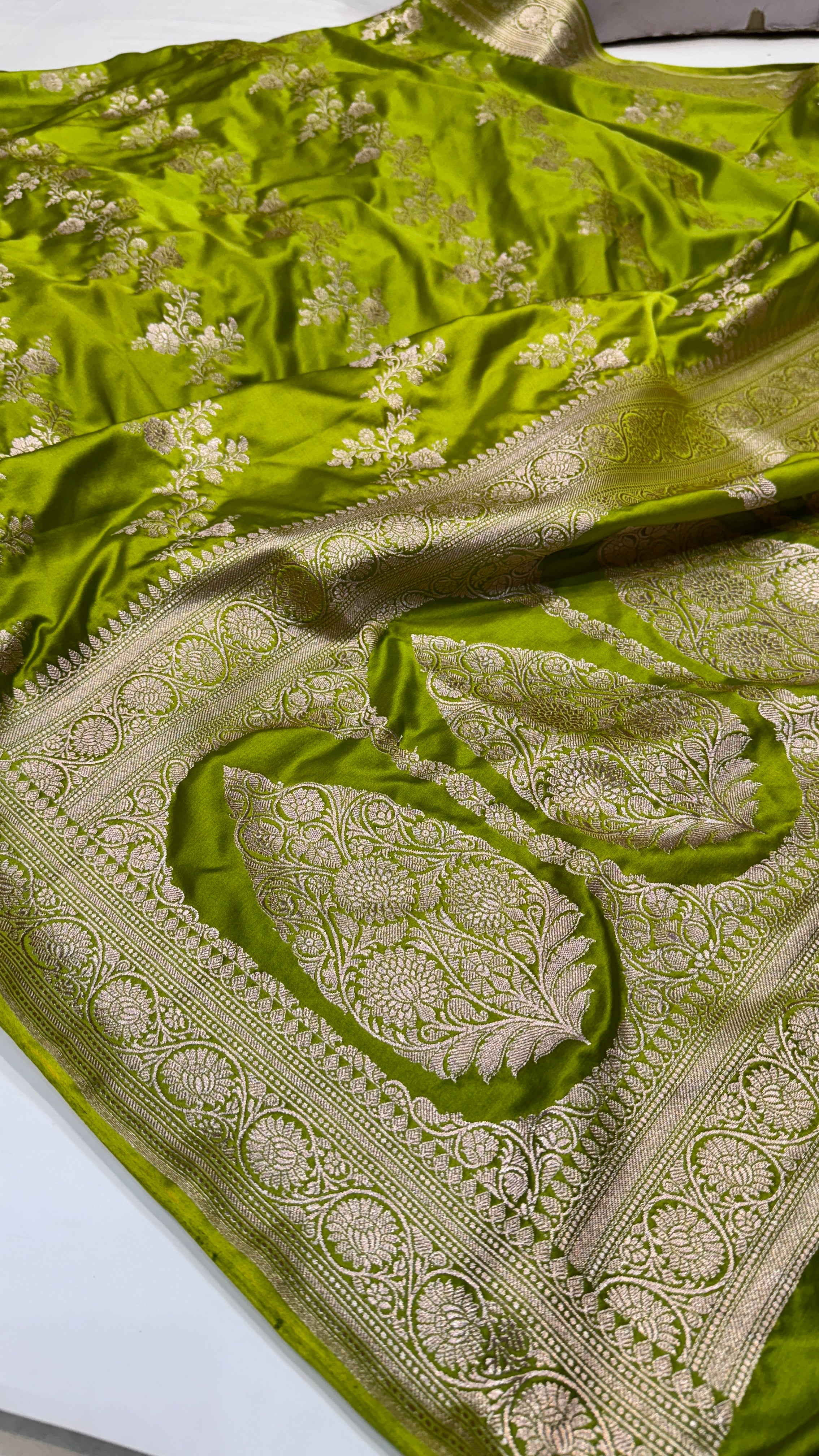 Apple Green Cross Mashru Silk Saree