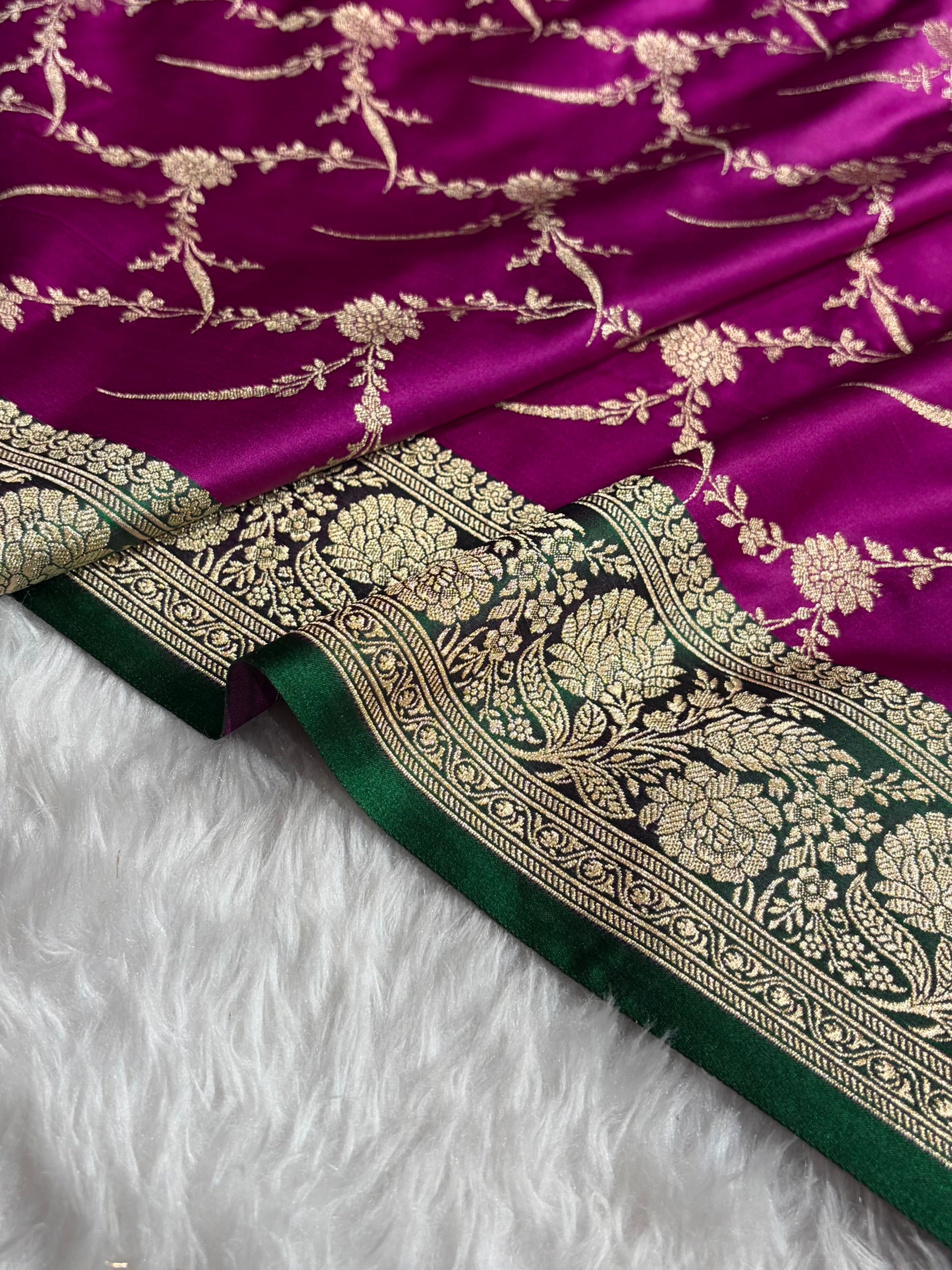 Banarasi Satin Katan Saree With Boota in Contrast Wine With Green Shades SK115