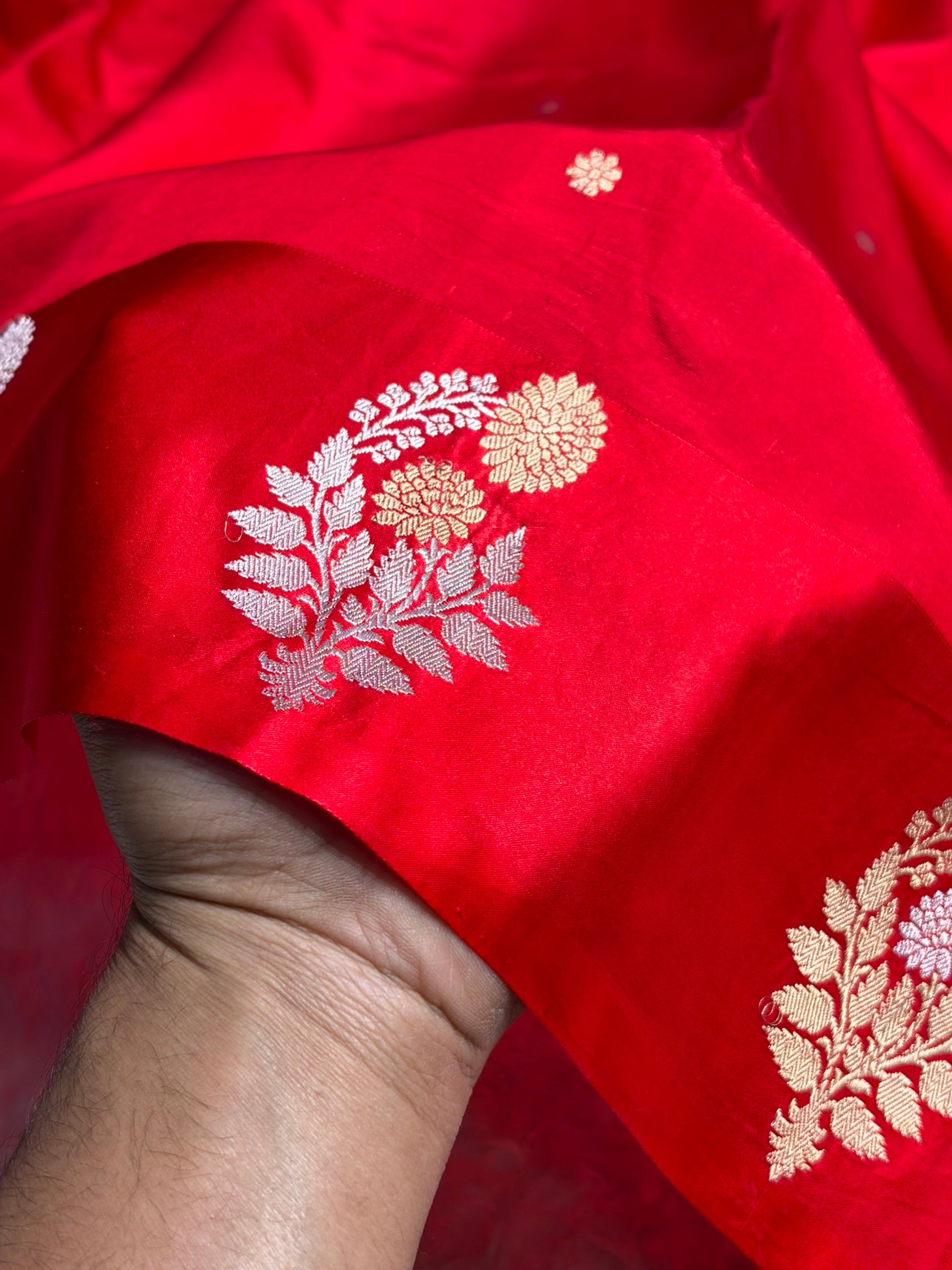 Red Shade Handwoven Kaduwa Pure Katan Raw Silk RM-05