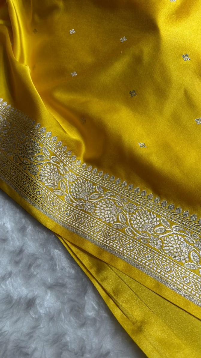 Summer Yellow Shades Booti Mashru Silk Saree MS70