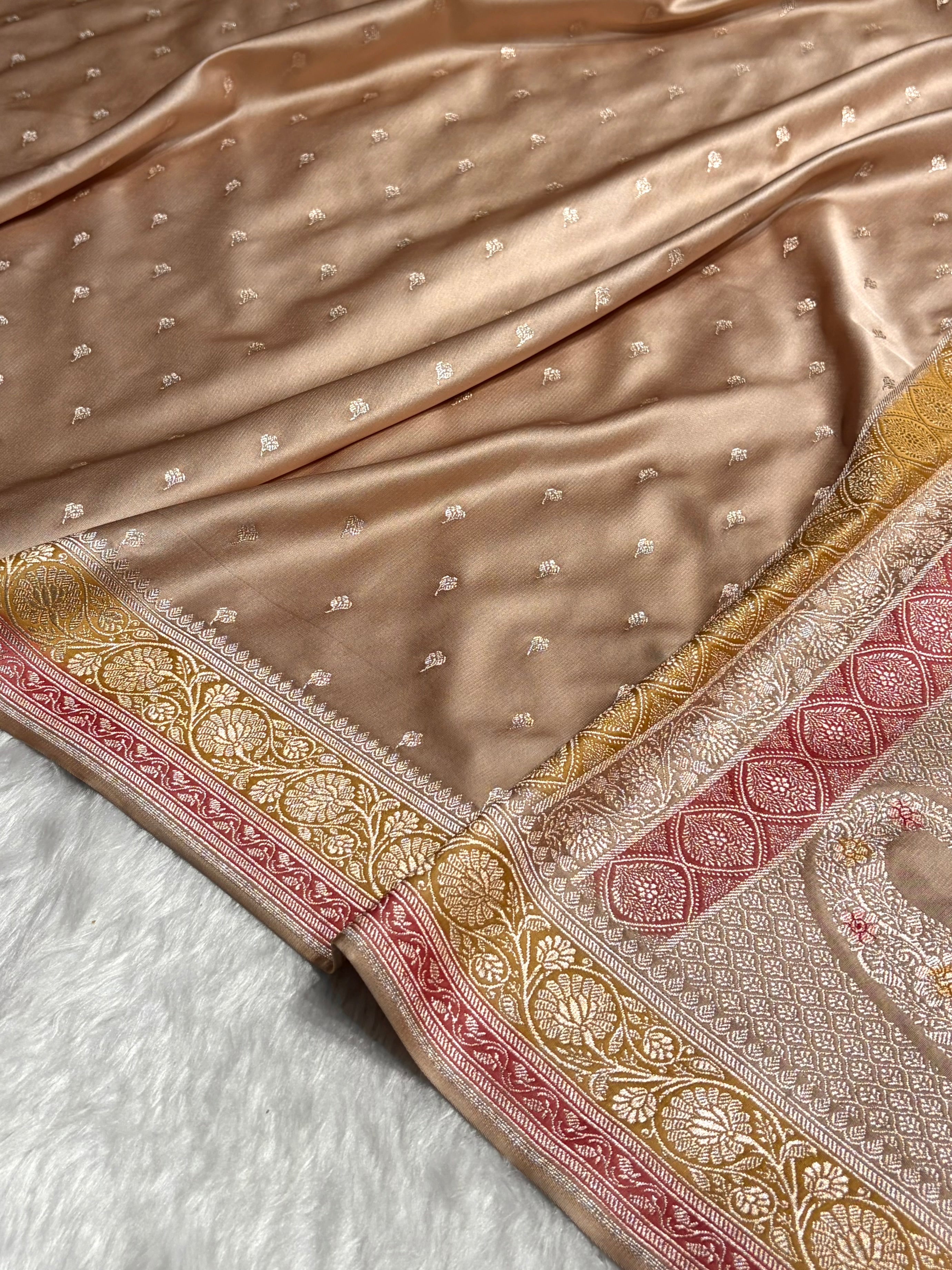 Dusty Beige Shades With Contrast Border Booti Mashru Silk Saree MS78