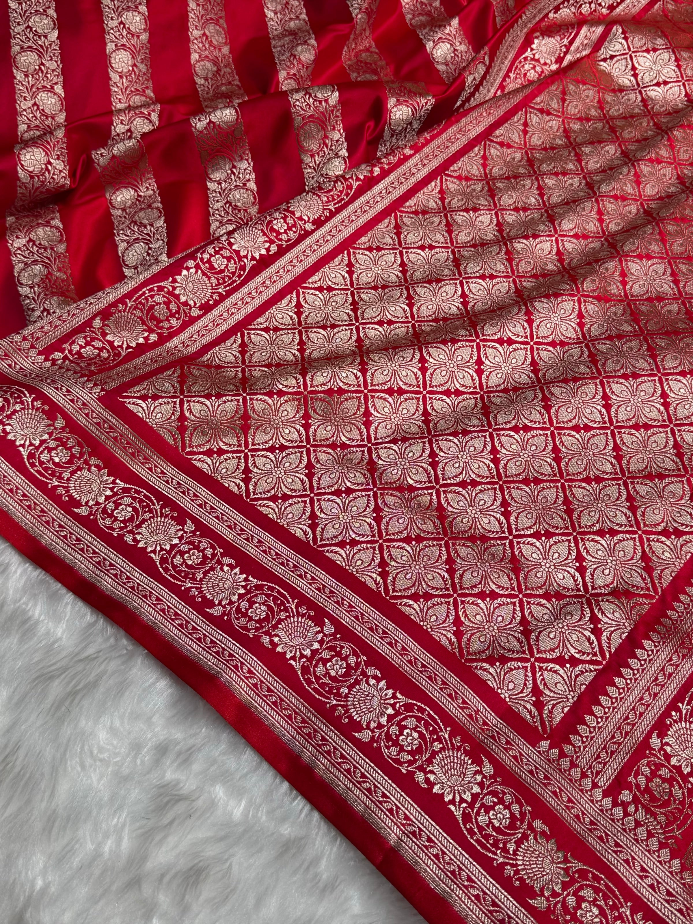Red Shades Banarasi Cross Pattern Floral Mashru Silk Saree MSM-102