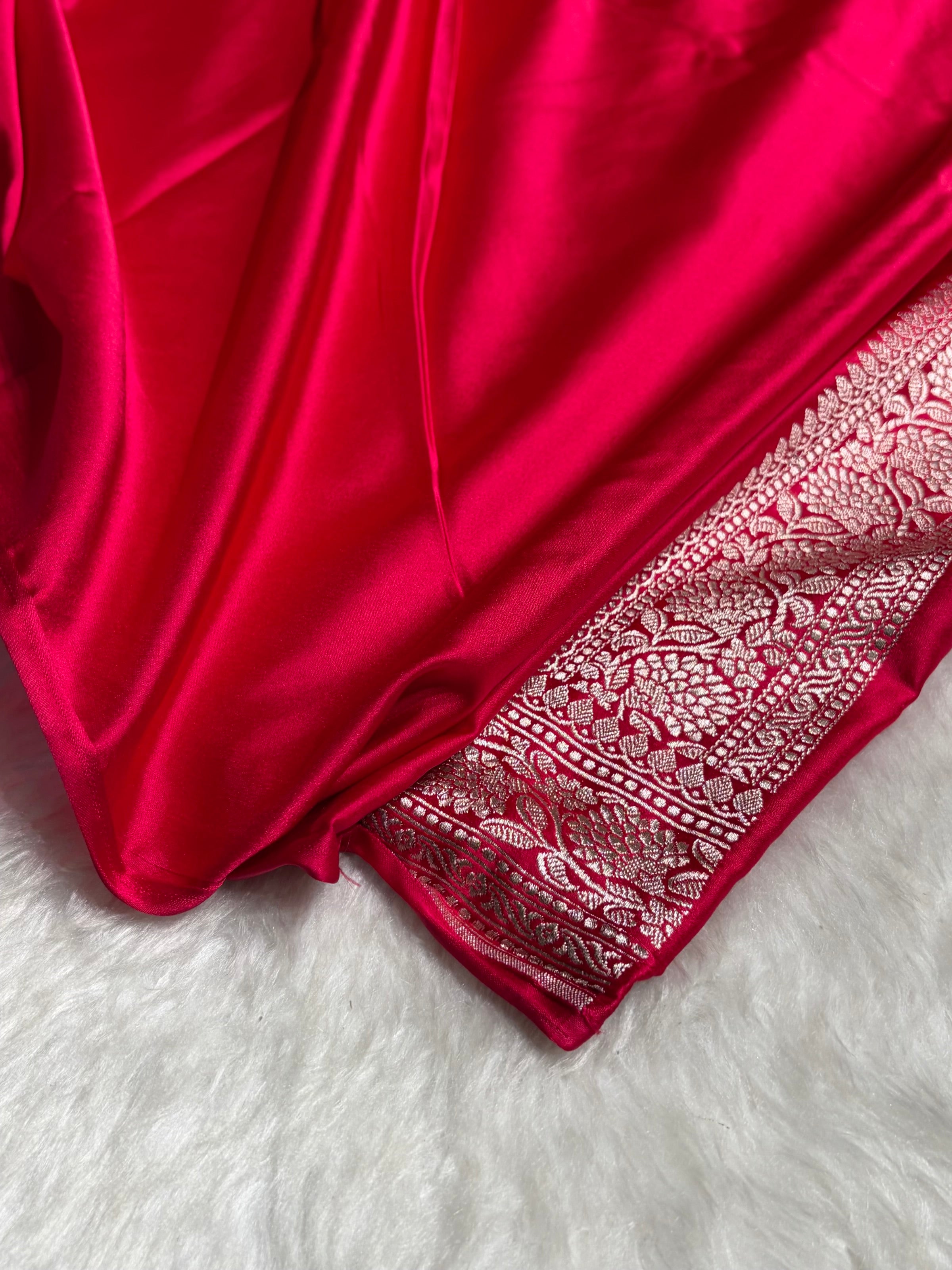 Dark Pink Shades Booti Mashru Silk Saree MS70