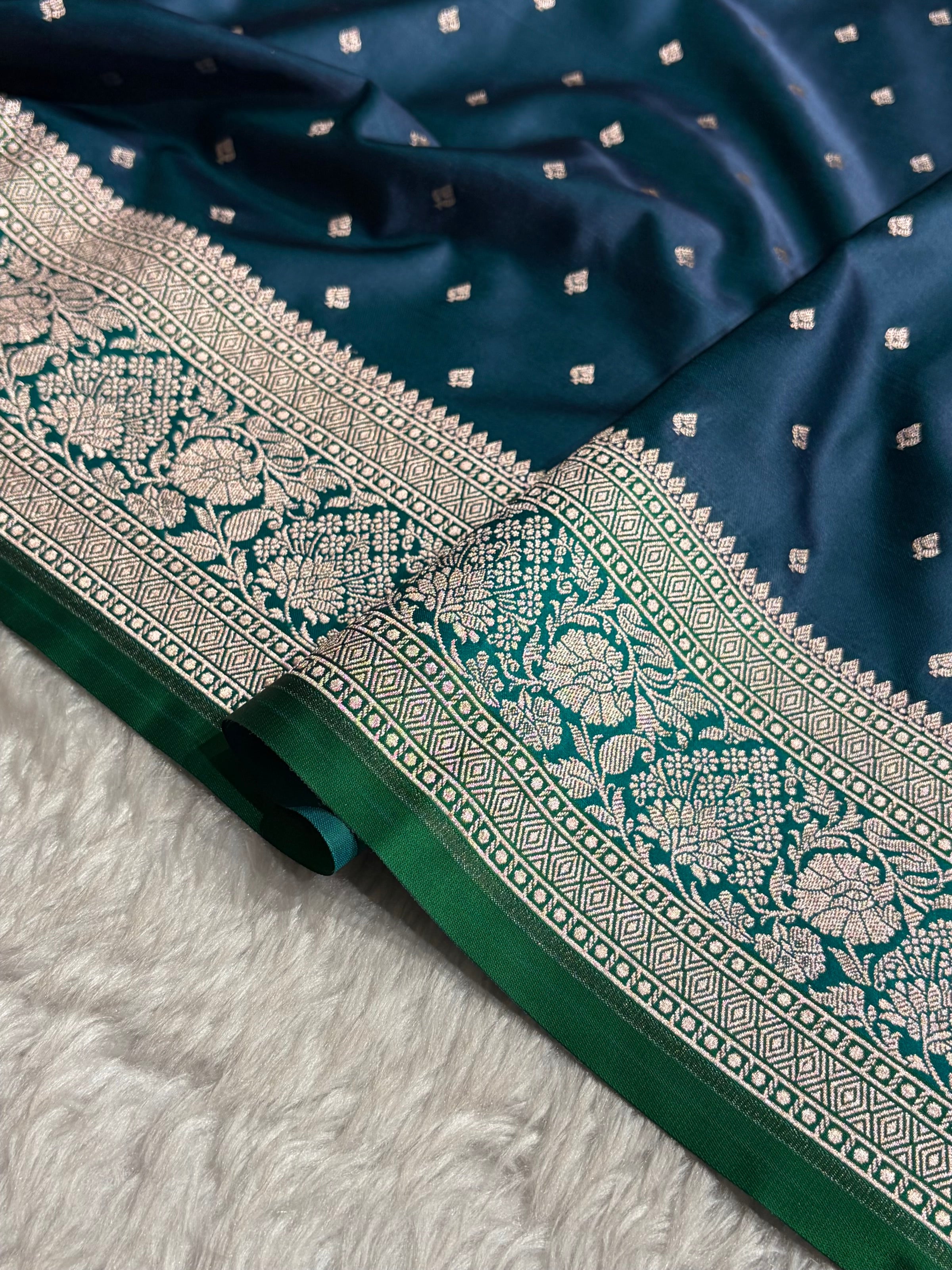 Contrast Peacock / Rama Shade With Booti Pattern Mashru Silk Saree
