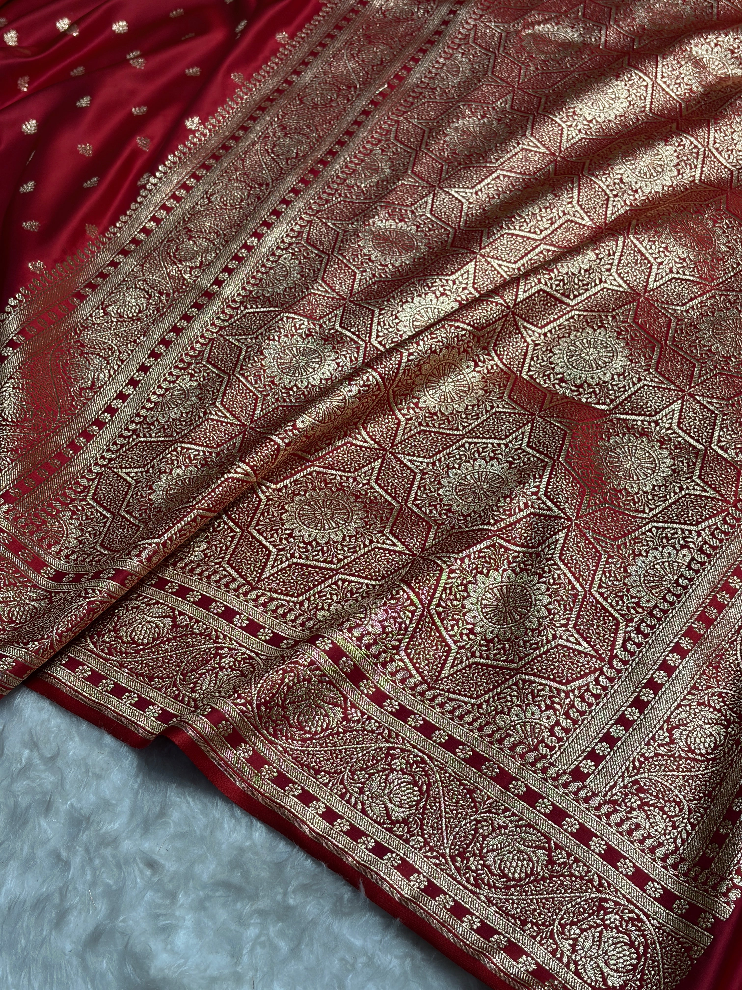 Cross Red Floral Pattern Satin Katan Silk Saree SK78