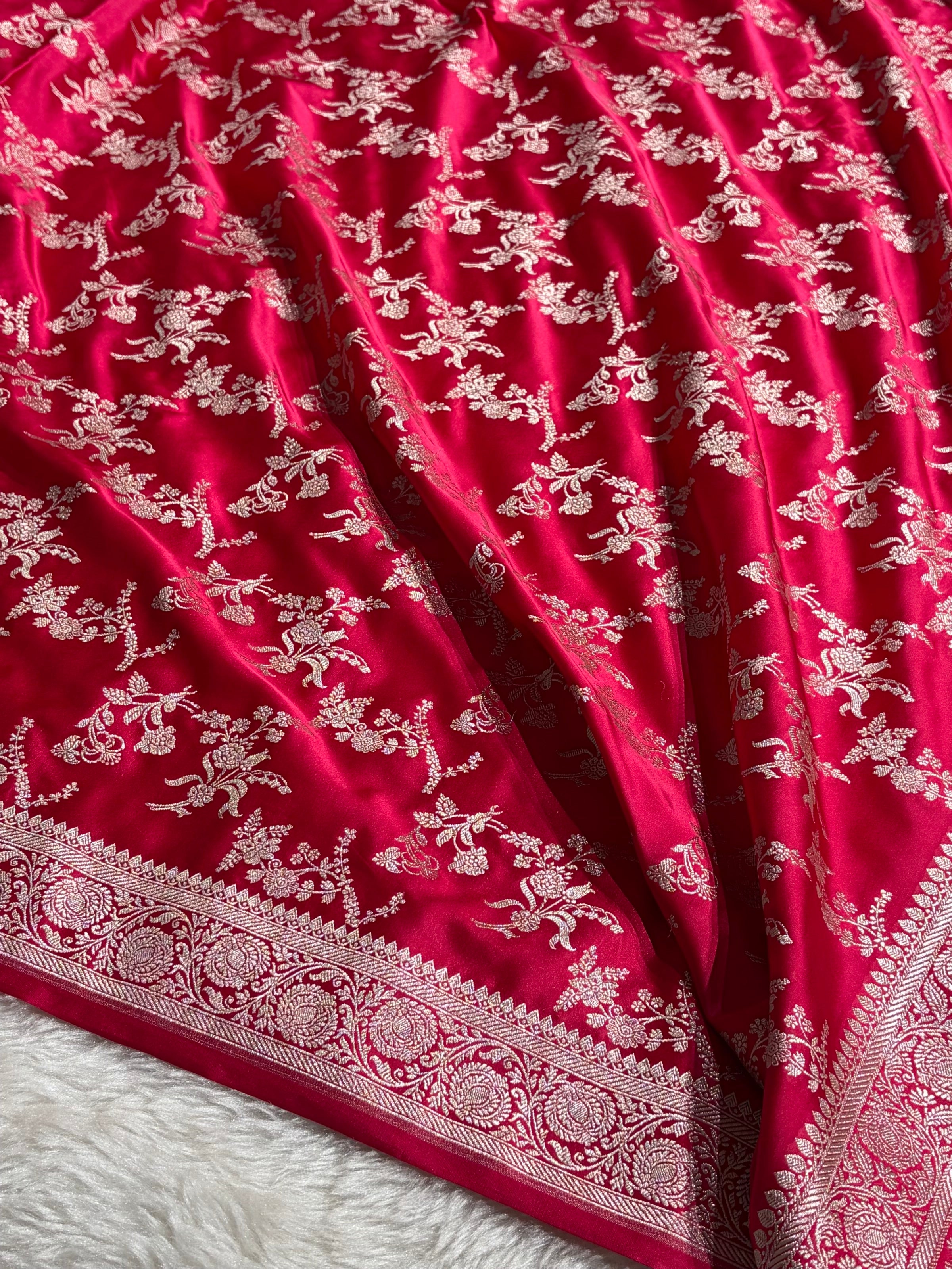 Banarasi Floral Jaal Pattern in Rani Shades Floral Mashru Silk Saree MCS98