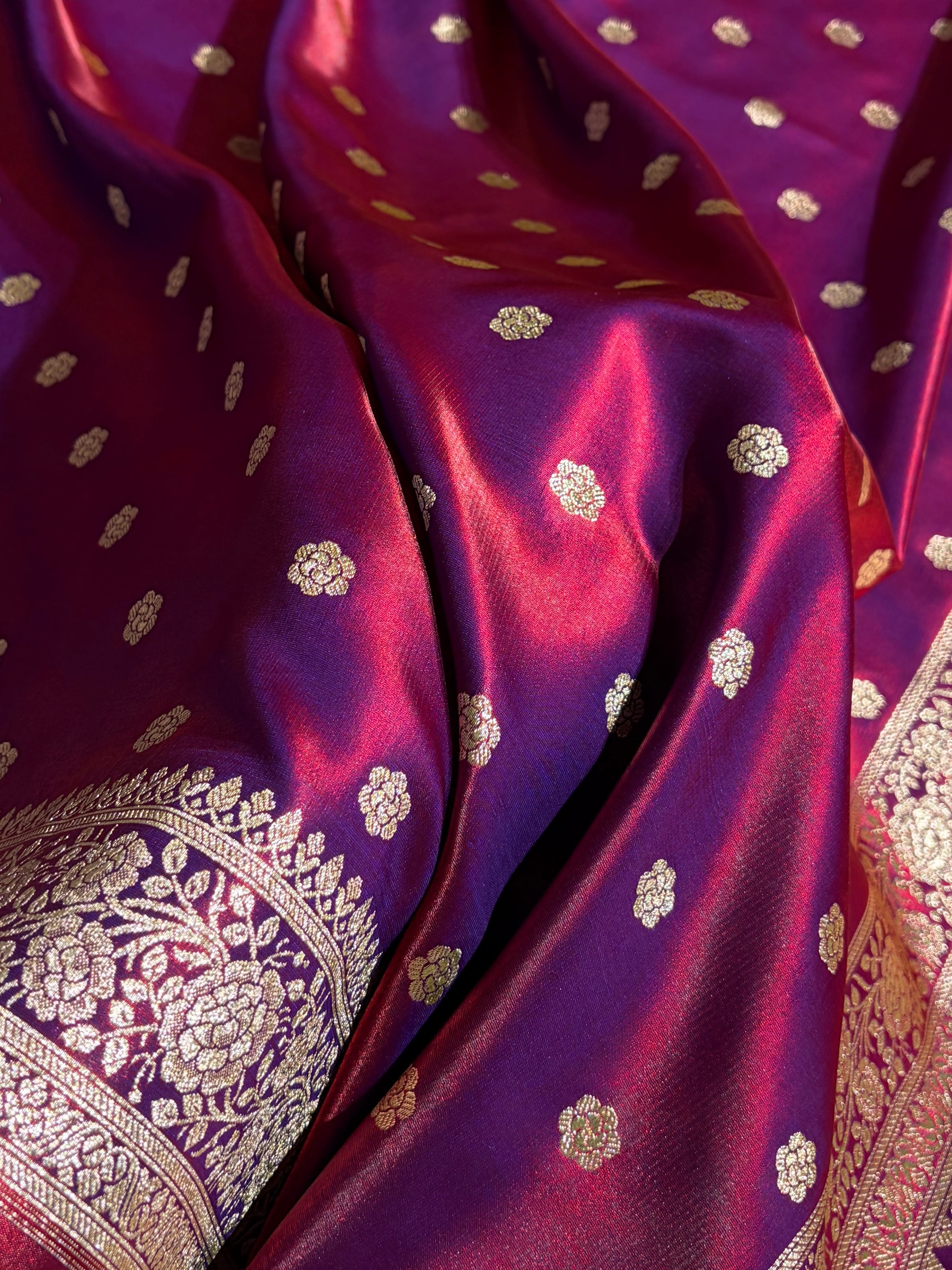 Banarasi Magentic Red Shades Booti Pattern Banarasi Satin Silk Saree SS63